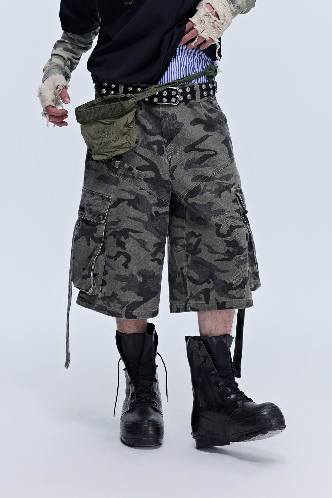 SAVAGEGROWTHWORLD Camo Spliced Multi-Pocket Shorts