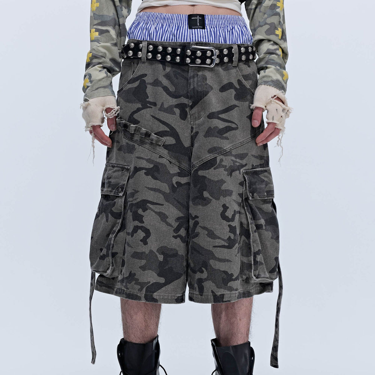SAVAGEGROWTHWORLD Camo Spliced Multi-Pocket Shorts