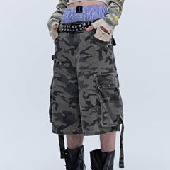 SAVAGEGROWTHWORLD Camo Spliced Multi-Pocket Shorts