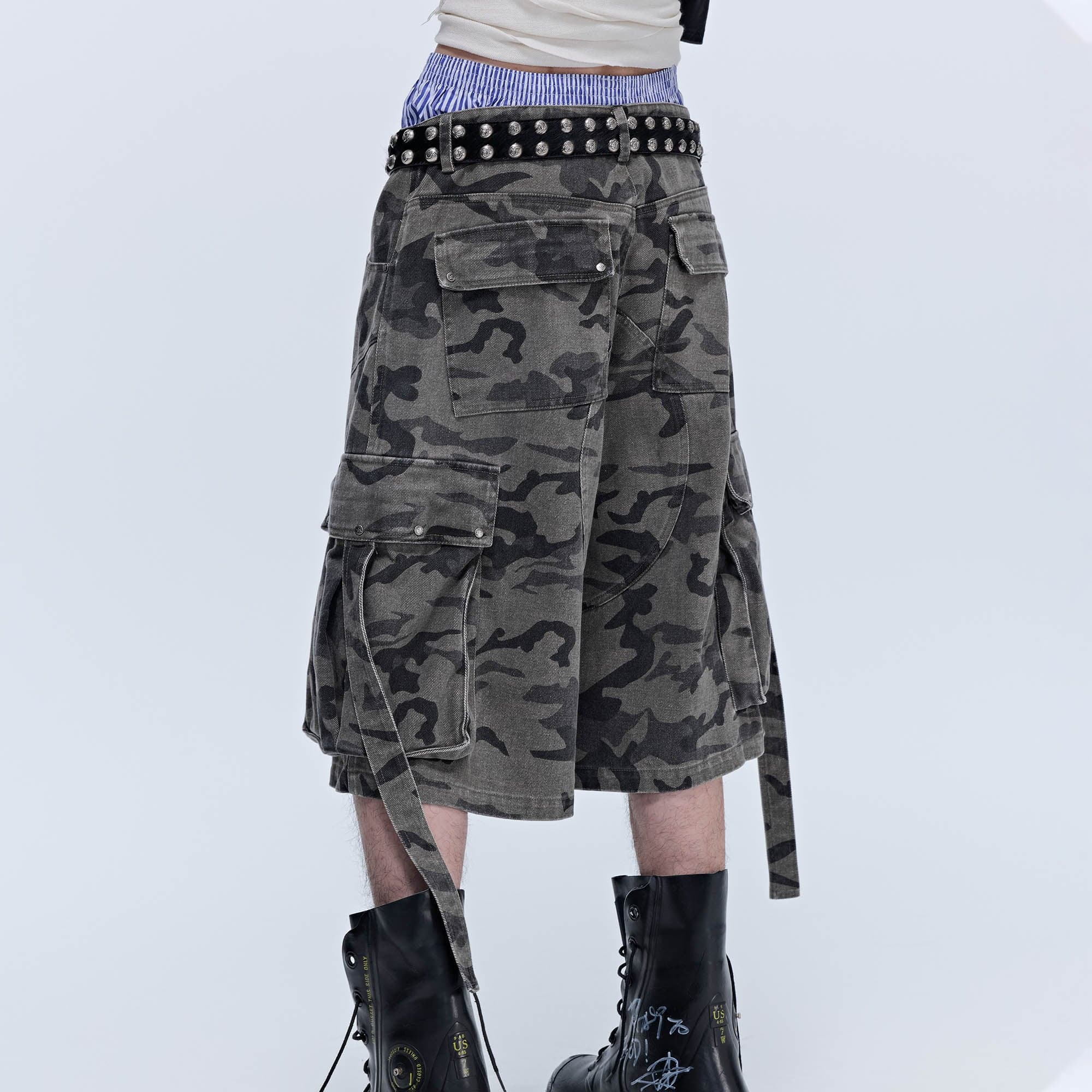 SAVAGEGROWTHWORLD Camo Spliced Multi-Pocket Shorts