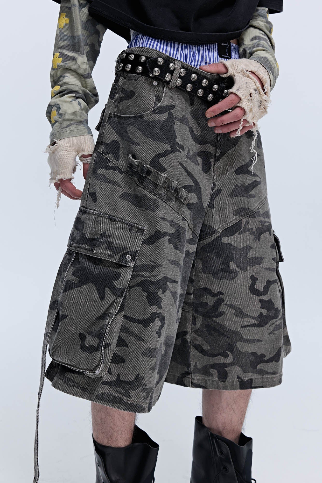 SAVAGEGROWTHWORLD Camo Spliced Multi-Pocket Shorts
