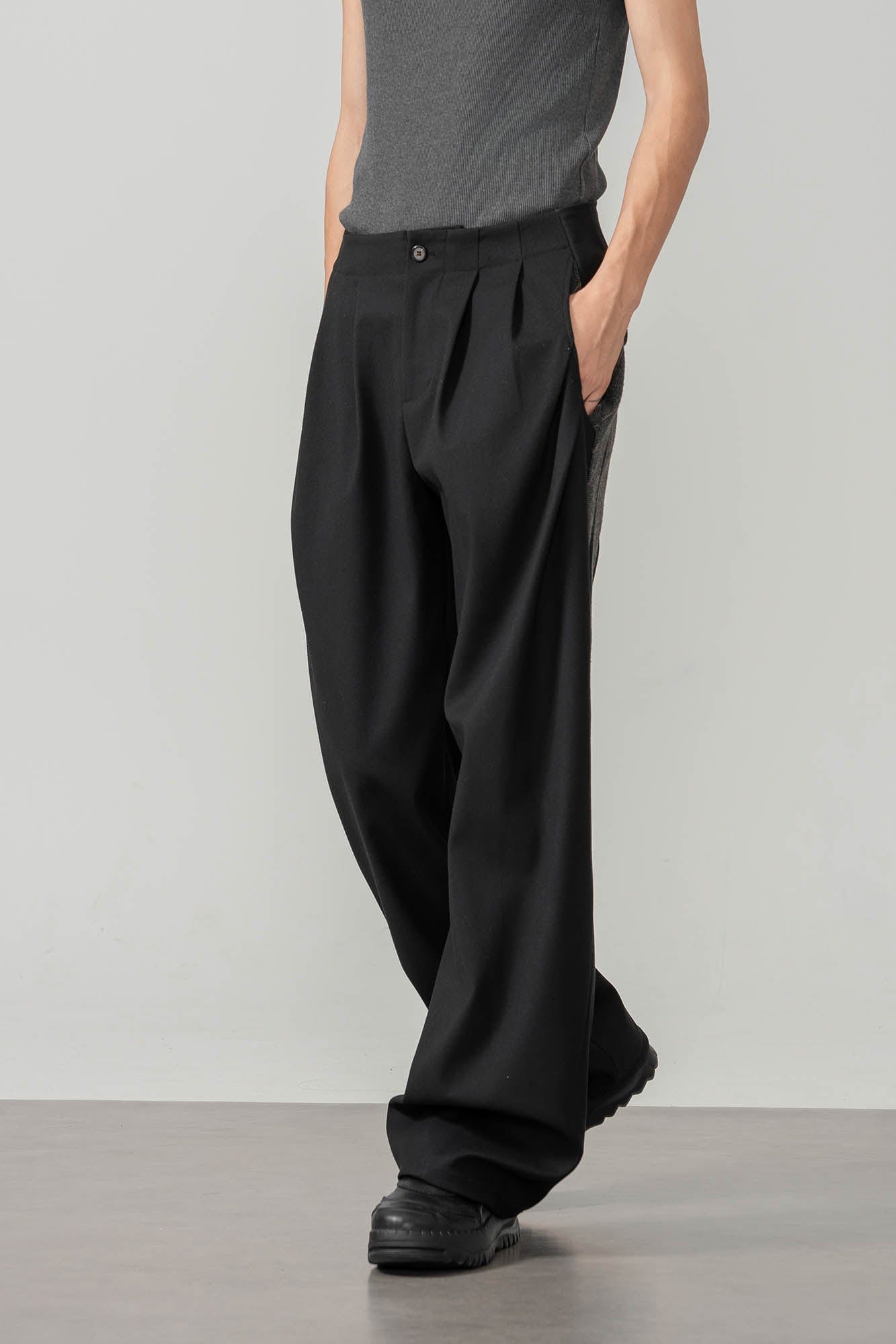 MOITIEDEPETALE Geometric Paneled Pinstripe Pleated Wide-Leg Trousers