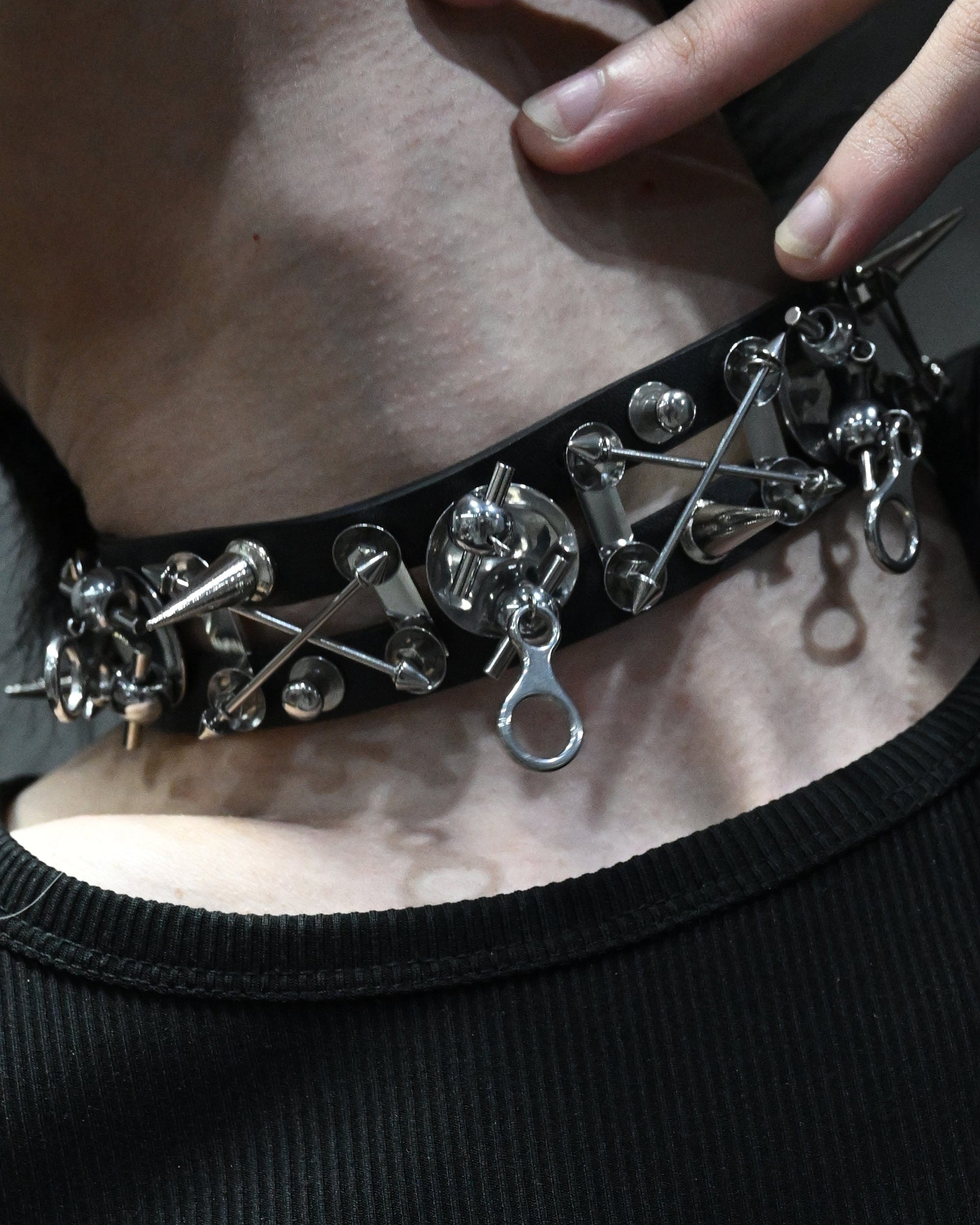 ILLUSORY Modern Hunter Rivet PU Choker