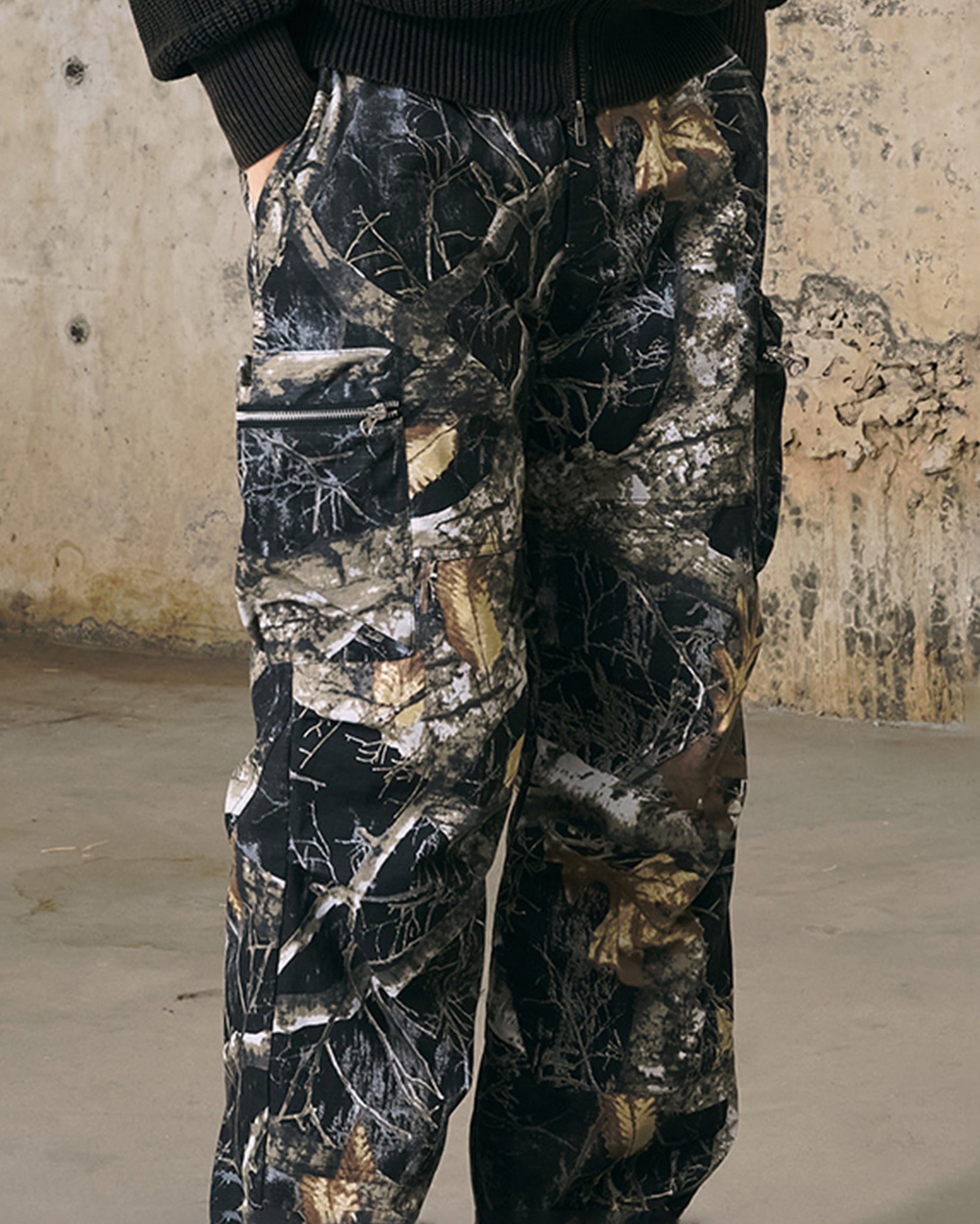 ENSHADOWER Black Camo Multi-pocket Down Pants