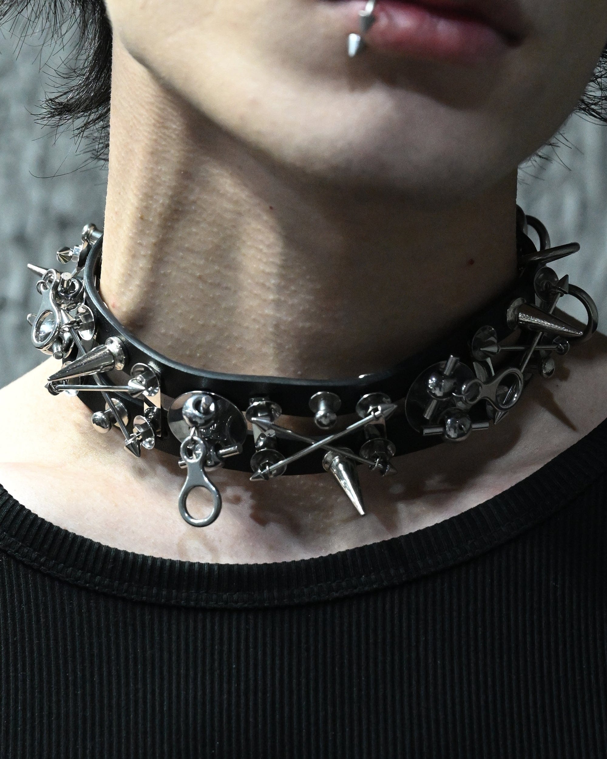 ILLUSORY Modern Hunter Rivet PU Choker