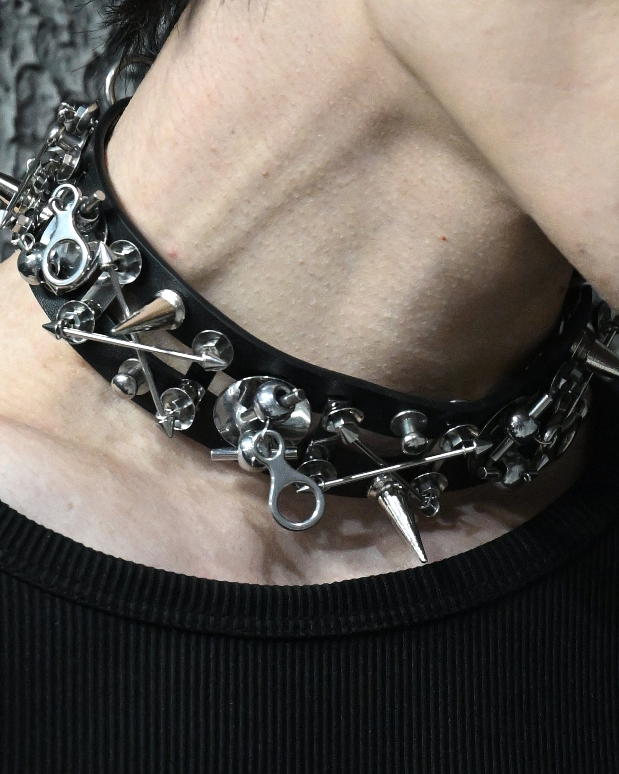ILLUSORY Modern Hunter Rivet PU Choker