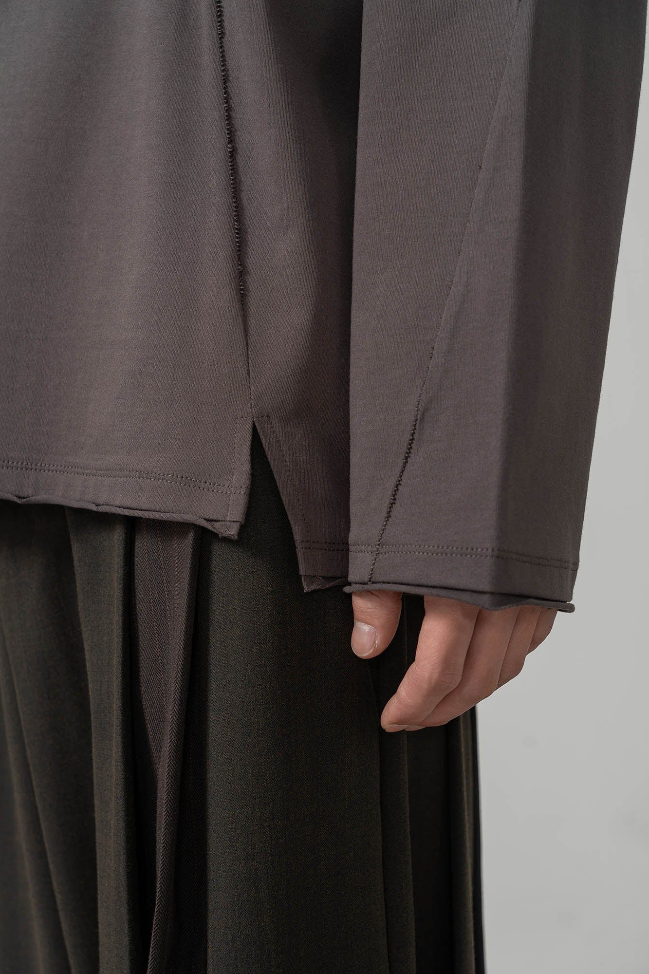 MOITIEDEPETALE Layered Asymmetrical Henley Long-Sleeve Tee