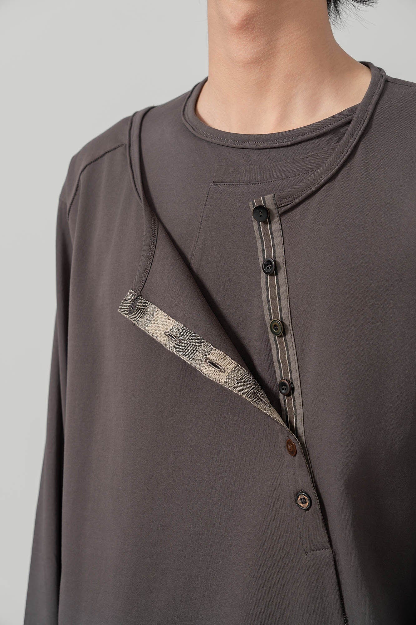 MOITIEDEPETALE Layered Asymmetrical Henley Long-Sleeve Tee
