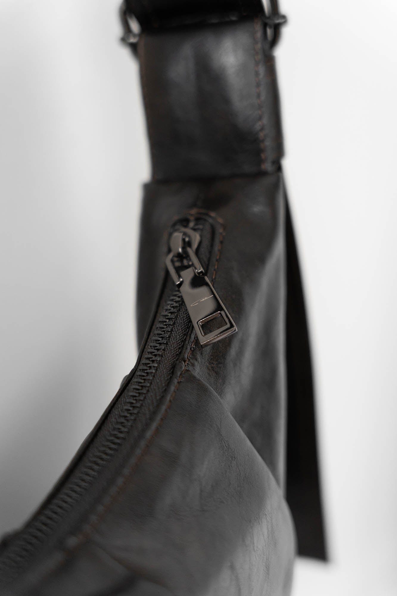 MOITIEDEPETALE Pleated Waxed Leather Croissant Bag