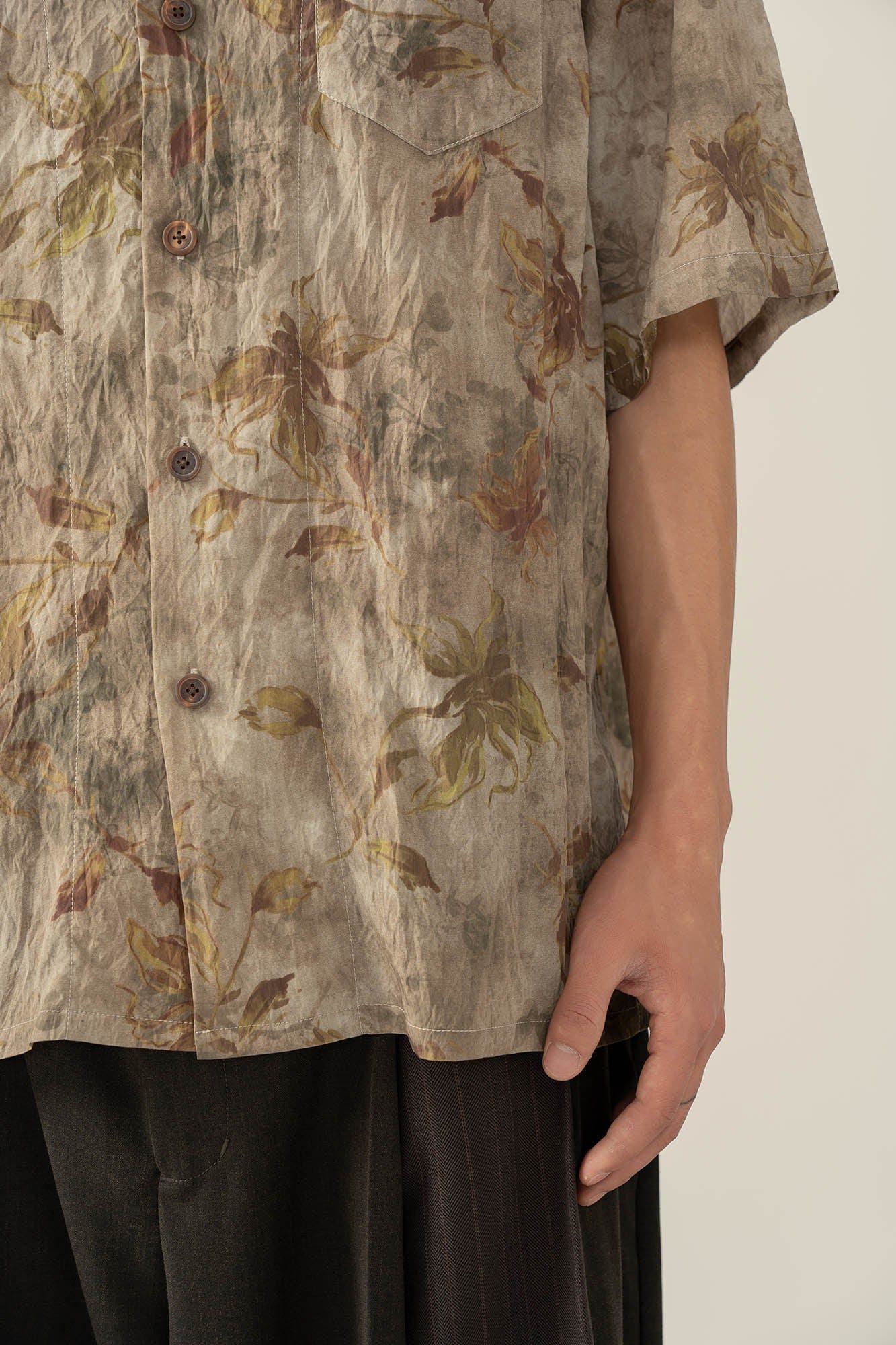 MOITIEDEPETALE Retro Wrinkled Watercolor Floral Half Shirt