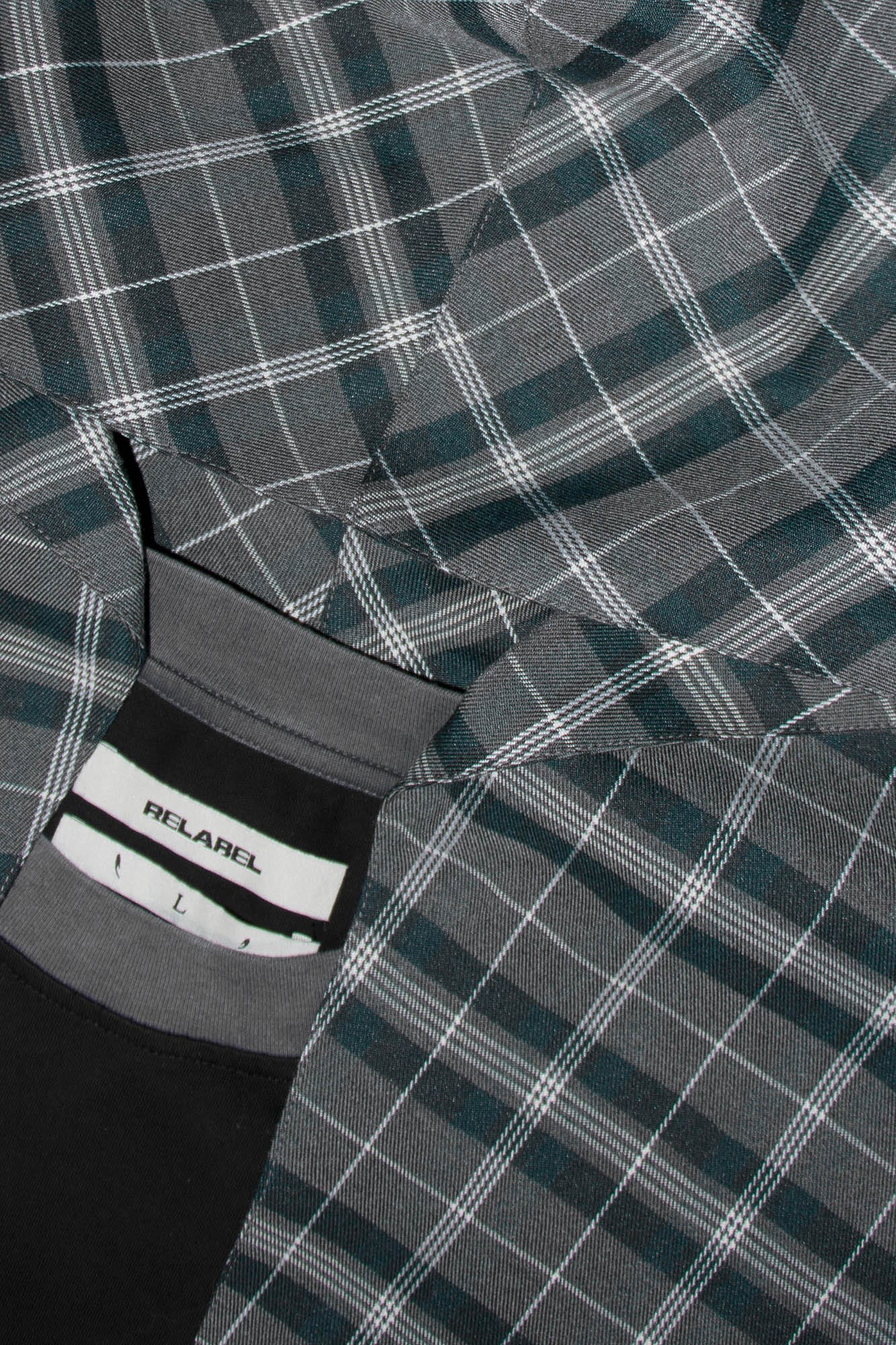 RELABEL Contrast Layered Detachable Hood T-Shirt