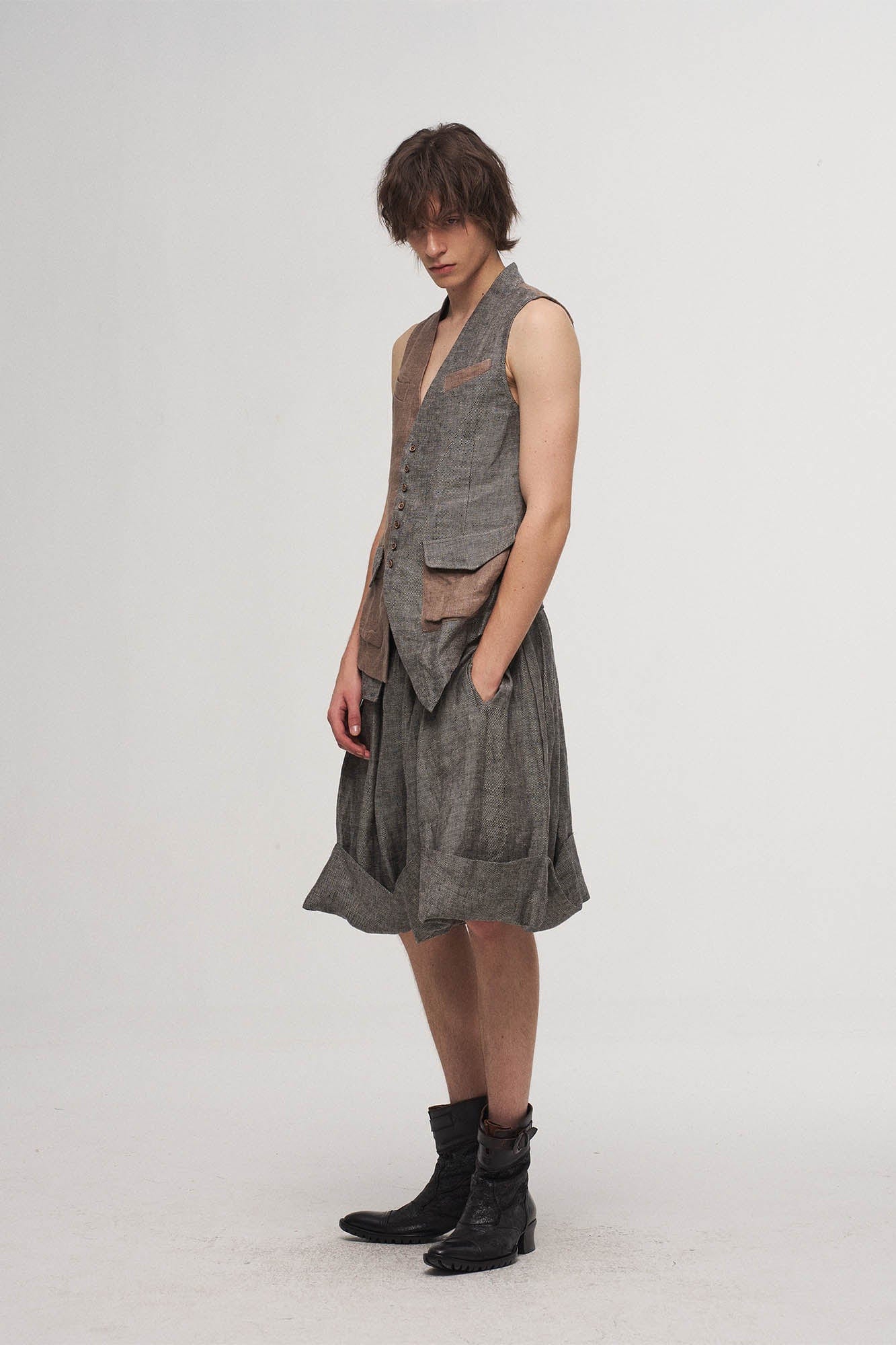 ILNya Nieternite Nifutur Asymmetrical Panelled Contrast Back-Tie Vest Brown