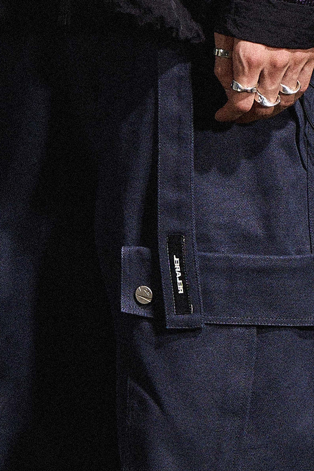 RELABEL Multi-Pocket Oversized Workwear Cargo Pants Dark Gray