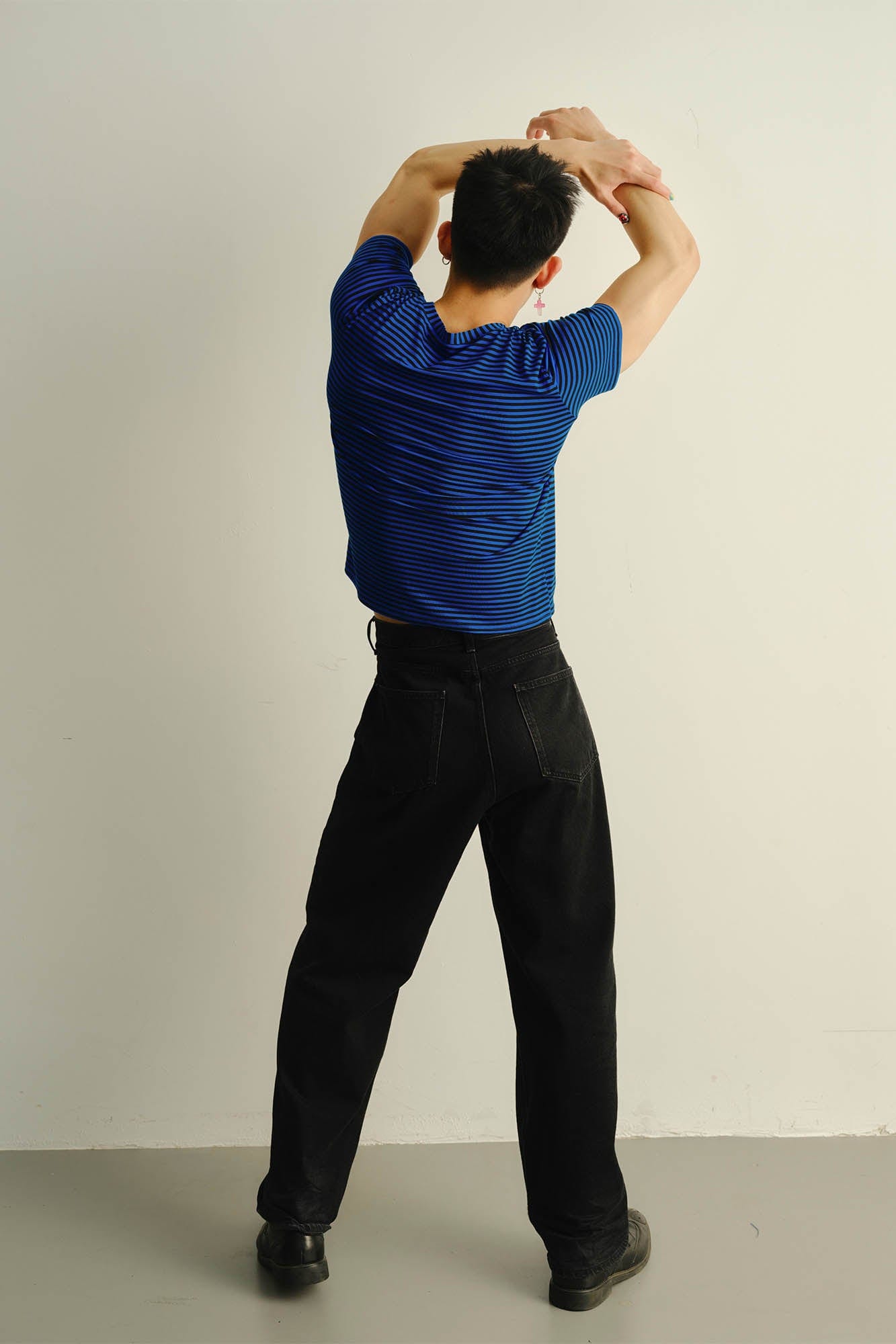 KADAKADA Striped Mountain Graphic Stretch T-Shirt
