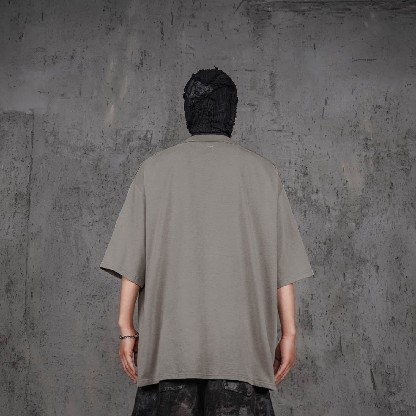 UNDERWATER Distressed Embroidery T-Shirt Light Sand