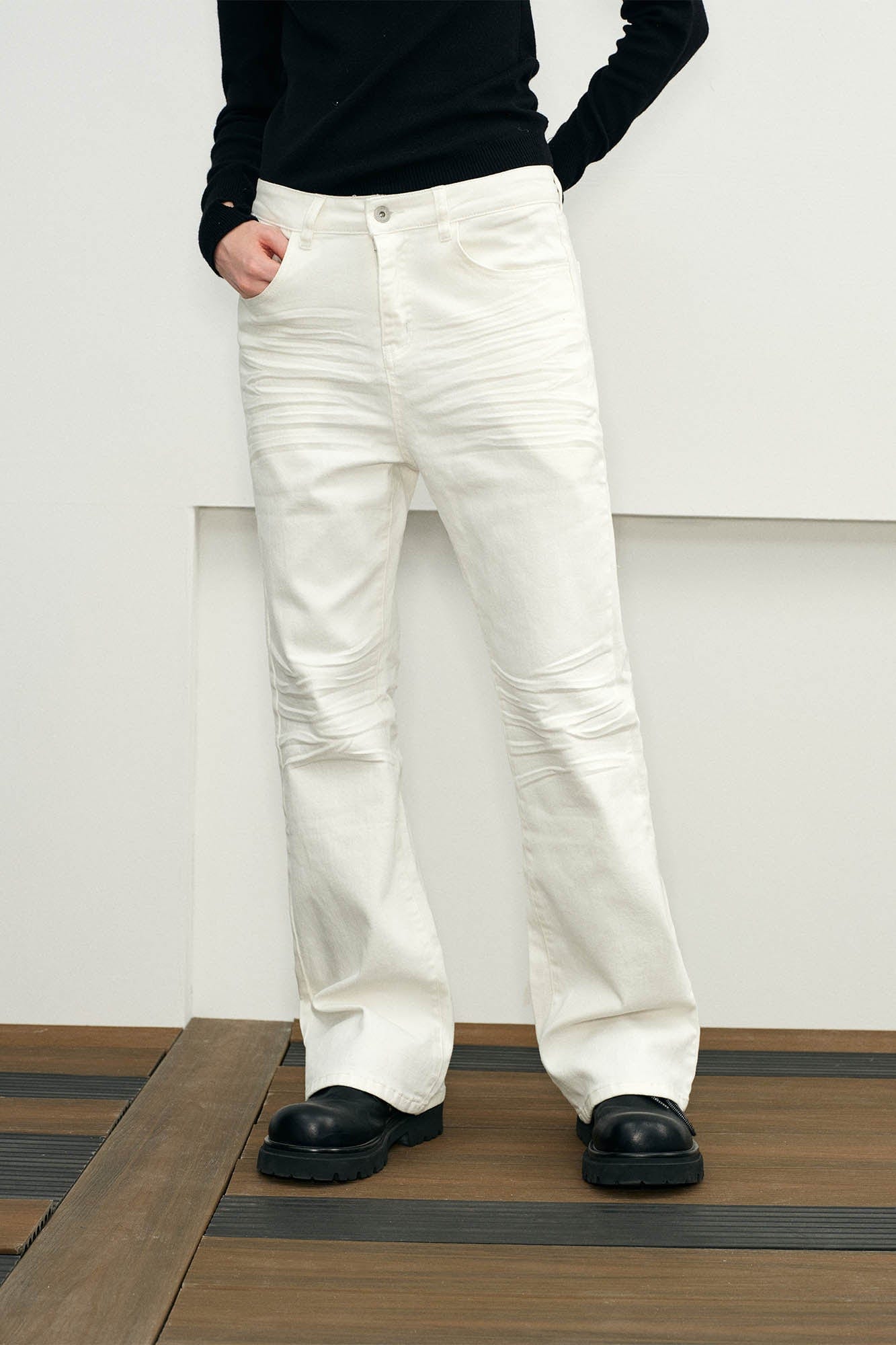 KREATE Pleated Straight-Leg Jeans