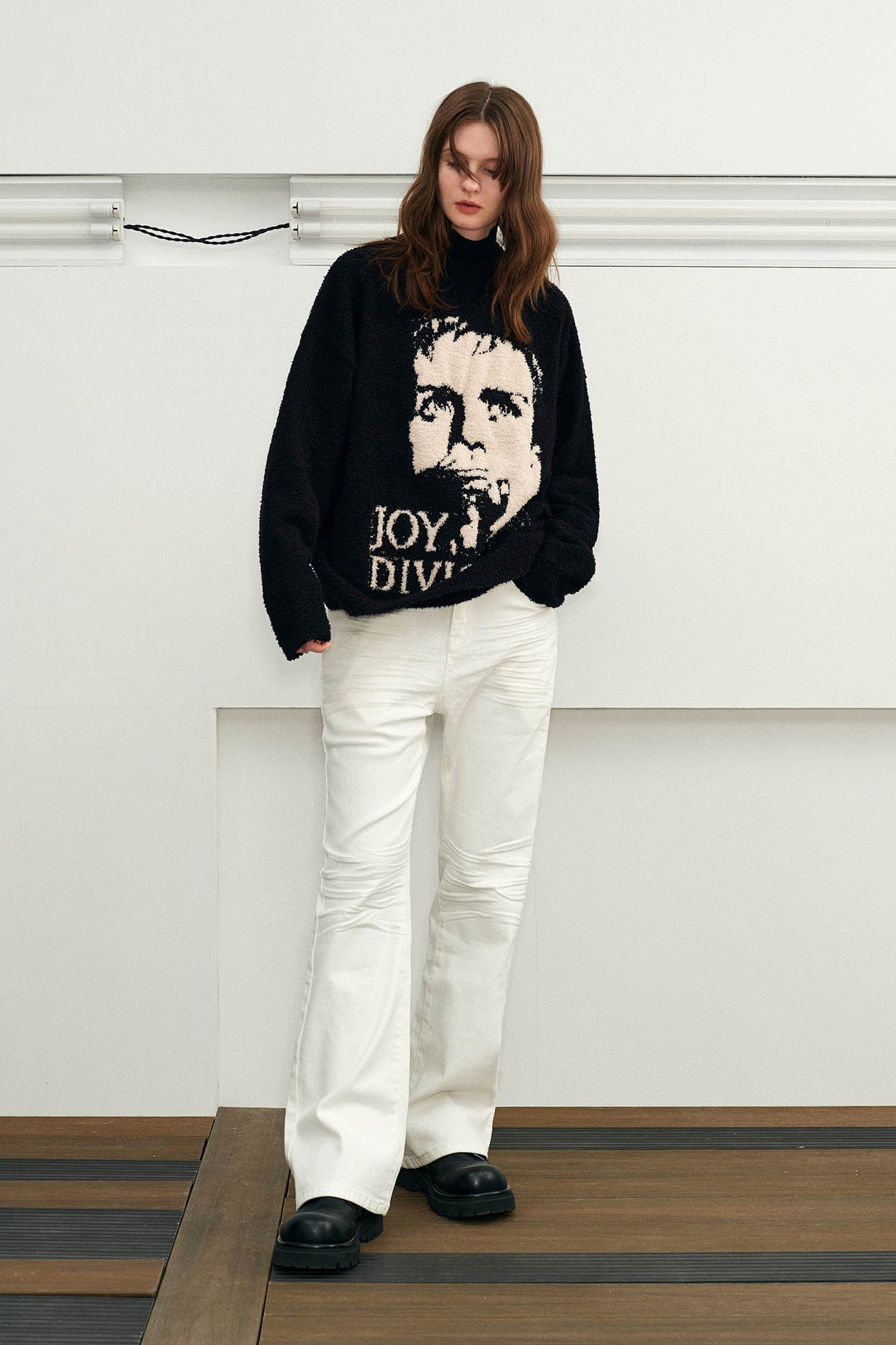 KREATE Pleated Straight-Leg Jeans