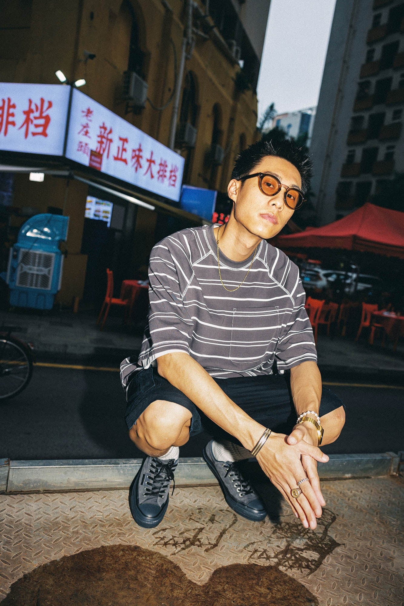 BANANA CLUB Striped Stitch Pocket Raglan T-Shirt