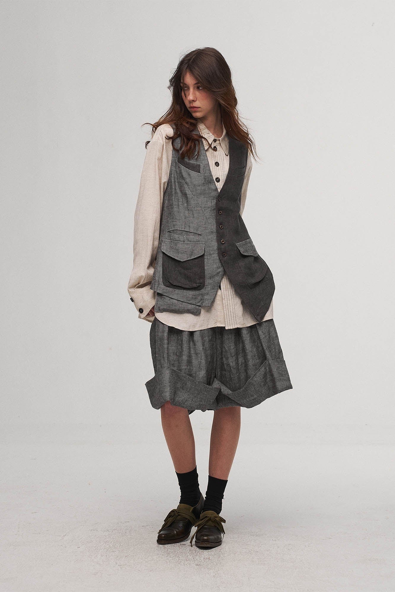 ILNya Nieternite Nifutur Asymmetrical Panelled Contrast Back-Tie Vest Gray