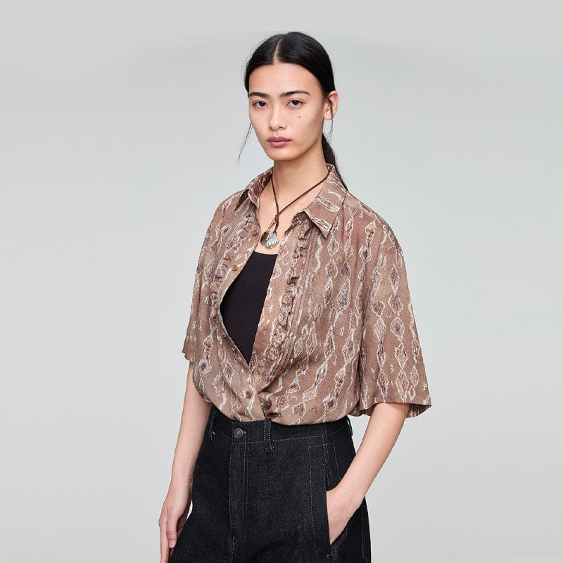 OPICLOTH Retro Woodgrain Full-Print Ruffle Half Shirt