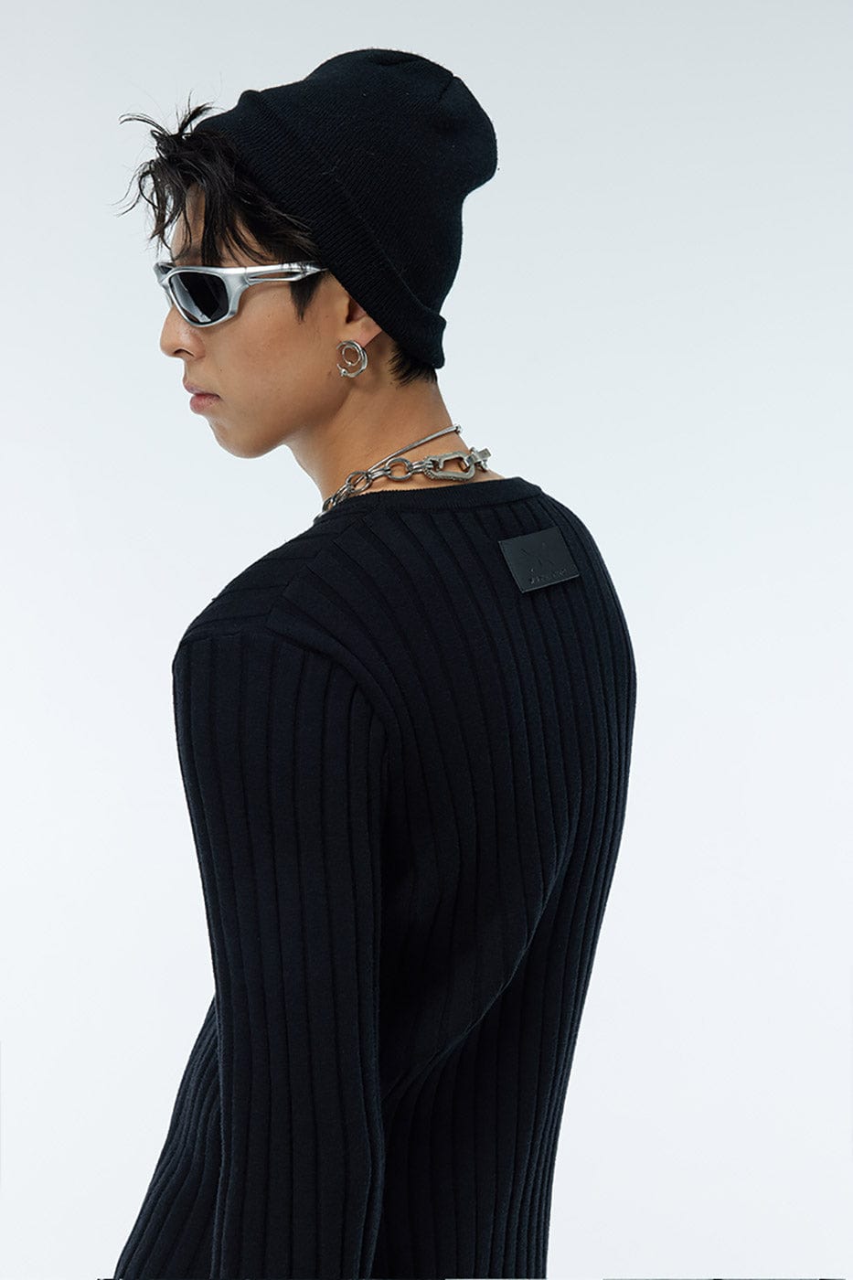 WHISTLEHUNTER Striped Logo Tag Slim-fit Sweater