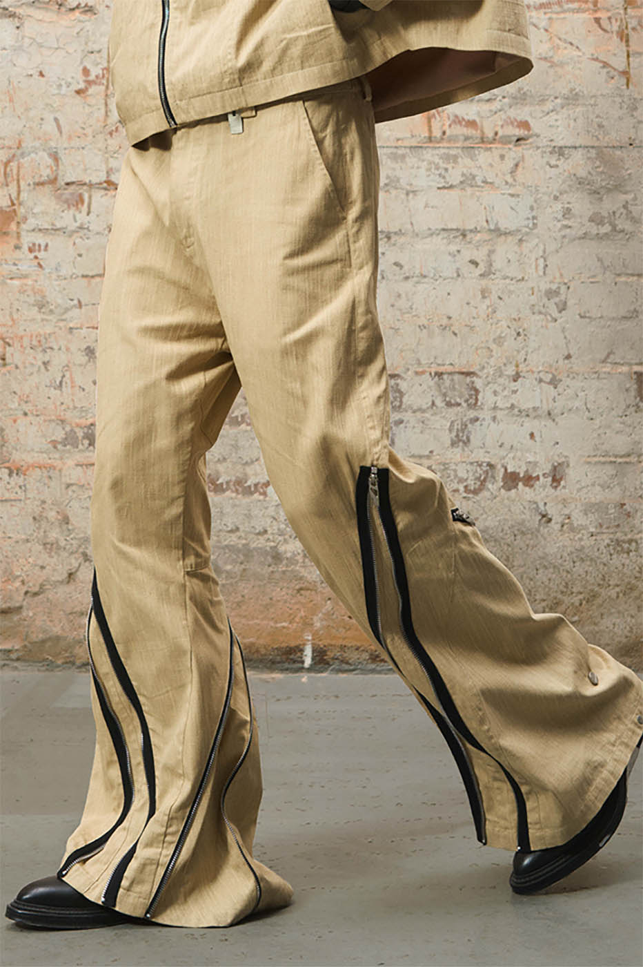 RELABEL Split Multi-Zipper Washed Pants