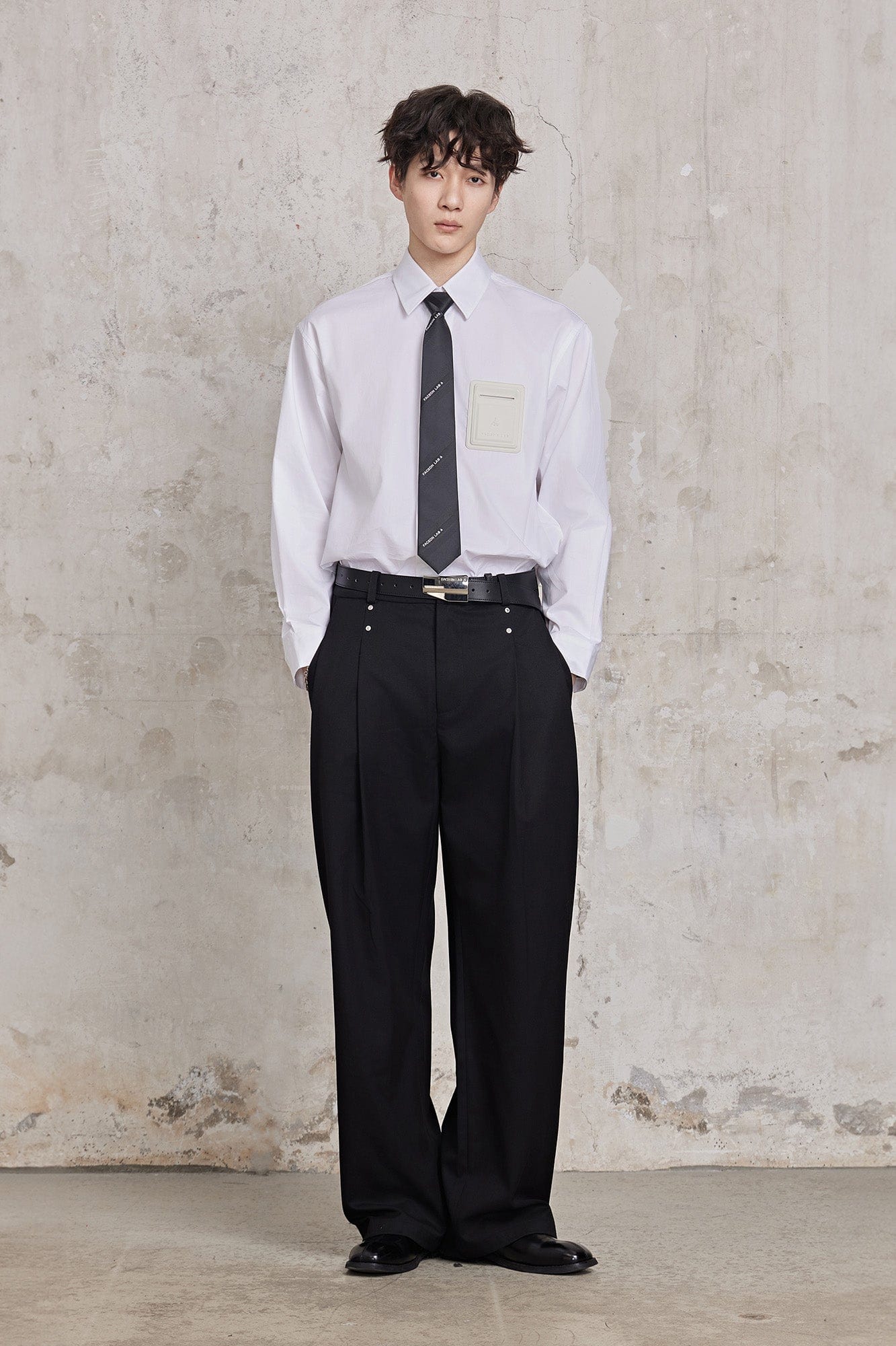 FACEONLAB Modern Patch-Pocket Poplin Shirt