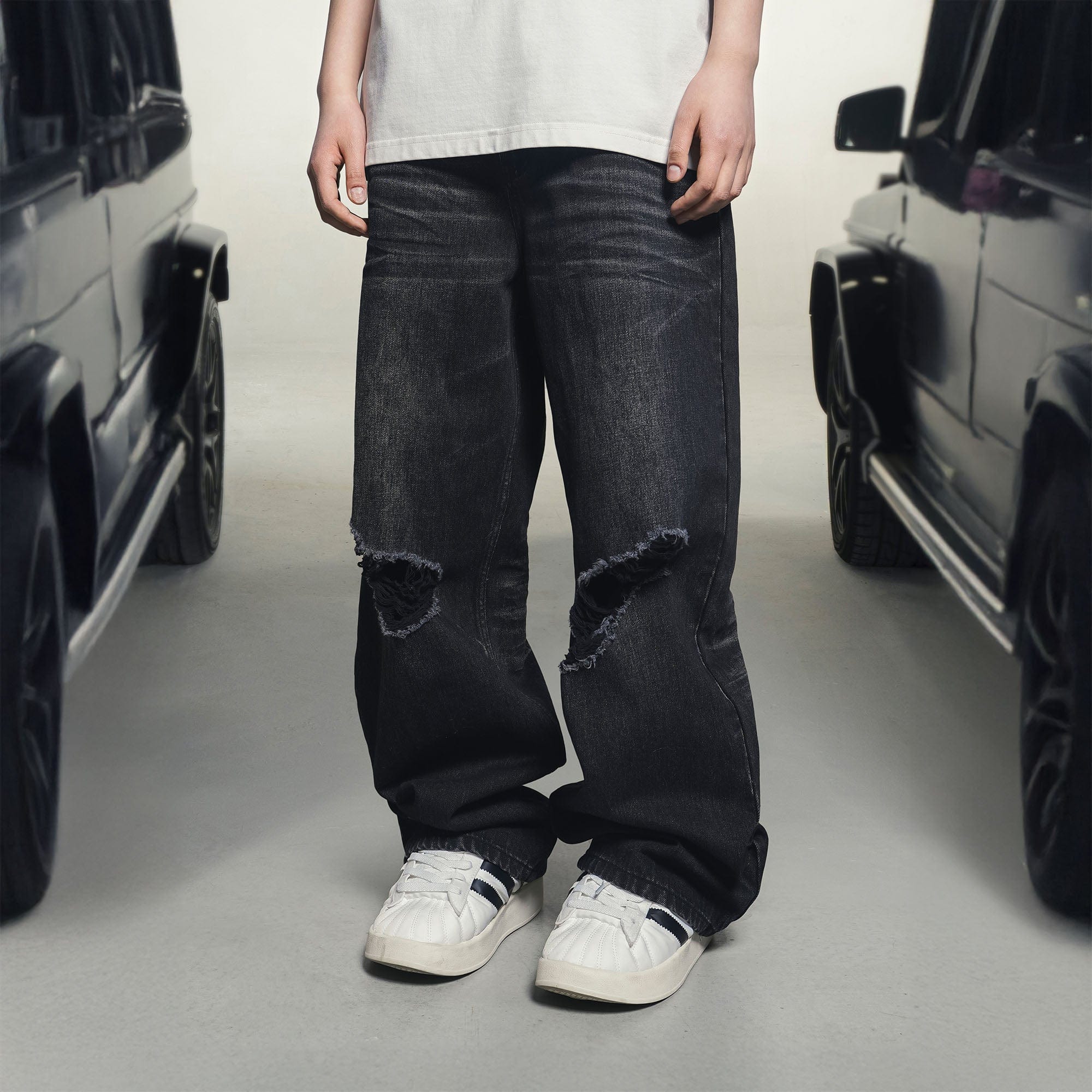 MAKEMORE Retro Washed Ripped Straight-Leg Jeans