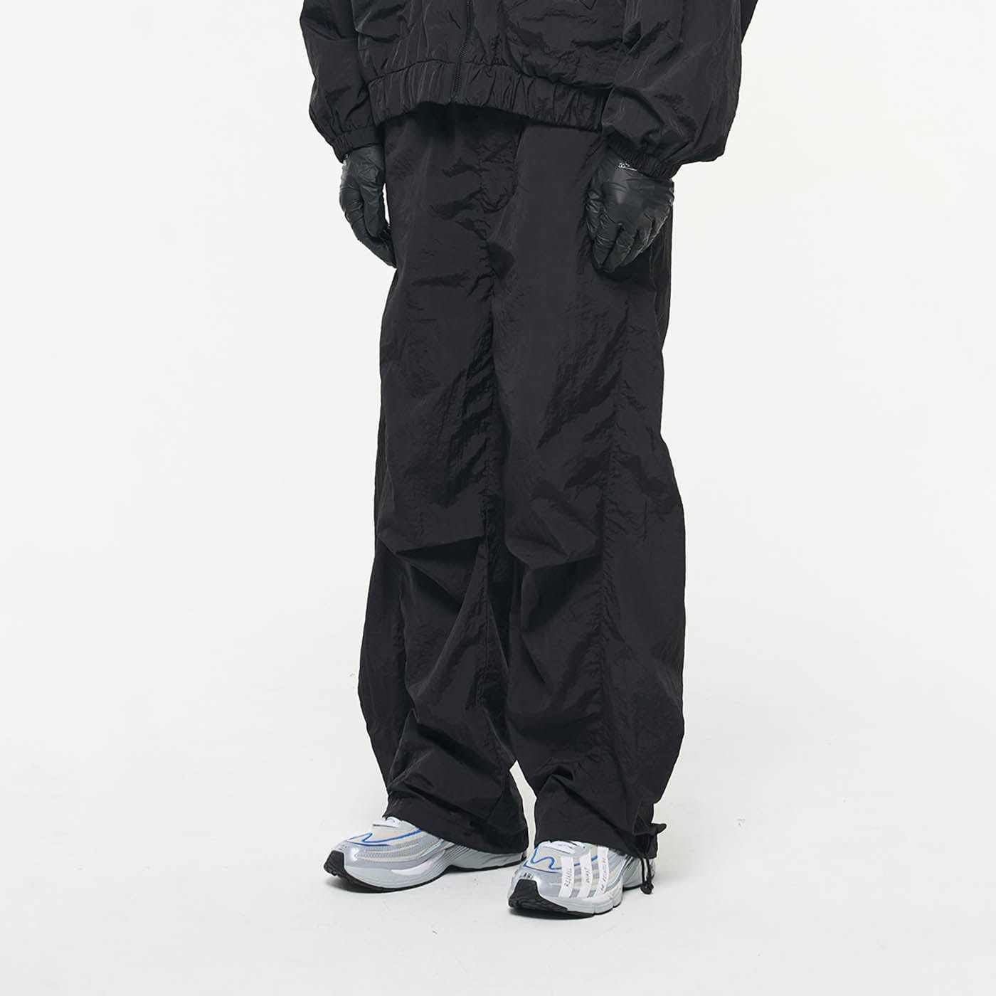 RELABEL Drawstring Pleated Wide-Leg Pants