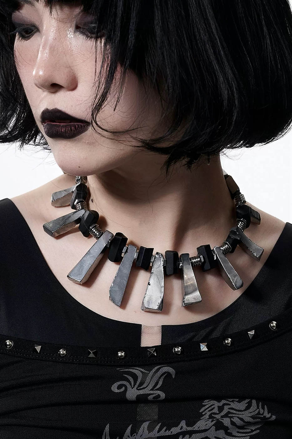 ILLUSORY Distressed Metal Reversible Necklace
