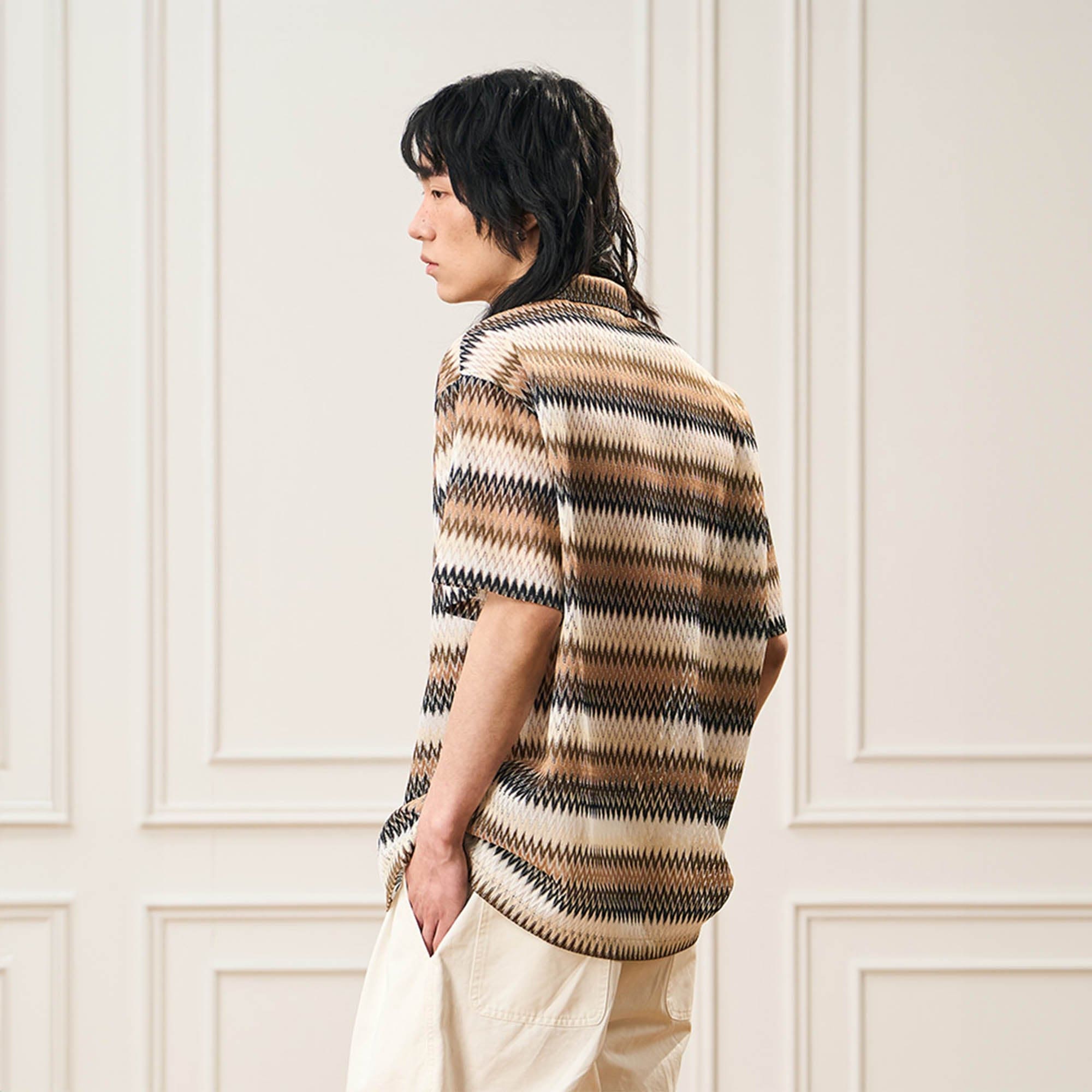 EPIC POETRY Geometric Ripple Knitted Half Shirt Brown