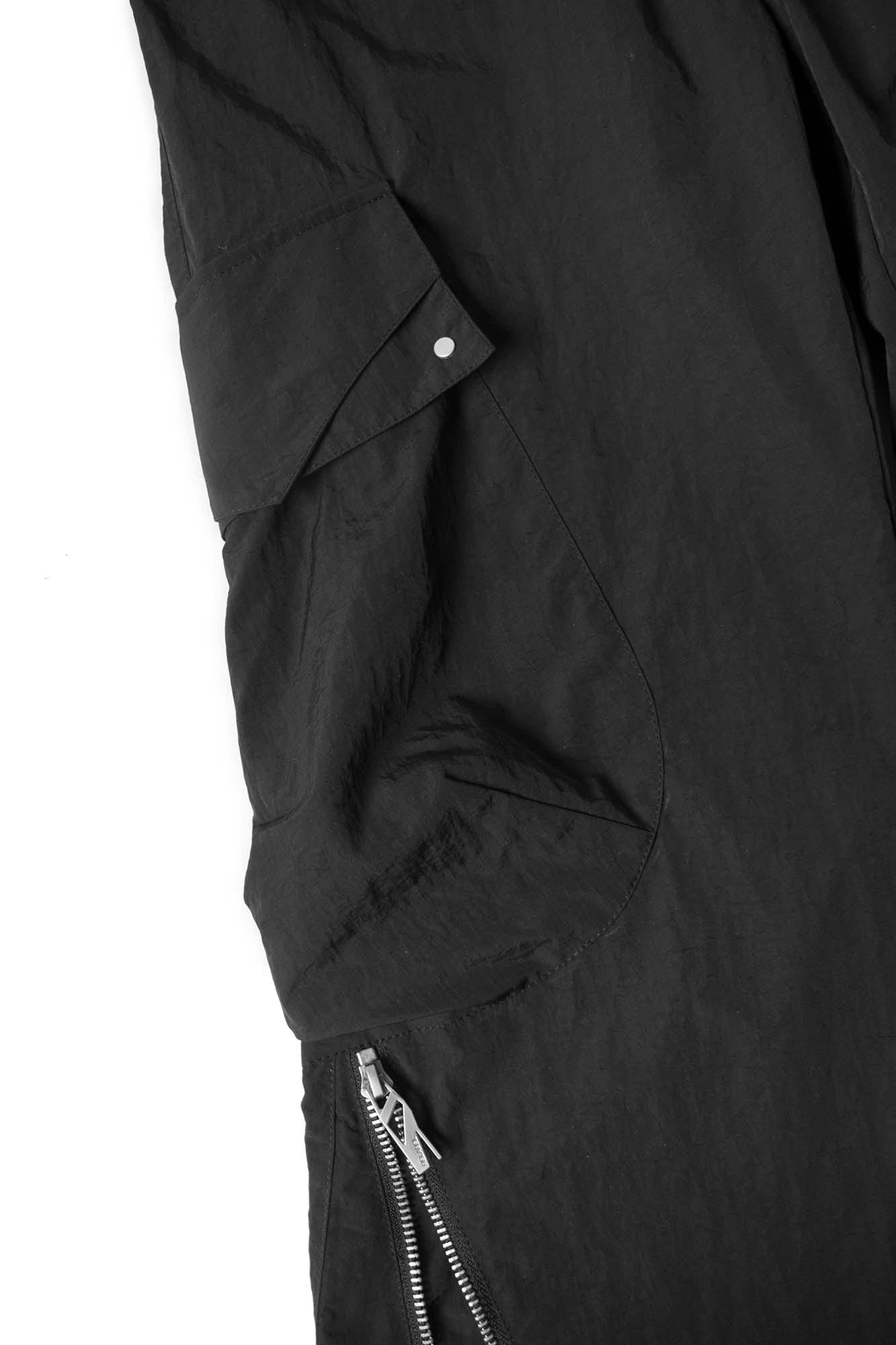 RELABEL Flared Multi-Zip Cargo Pants