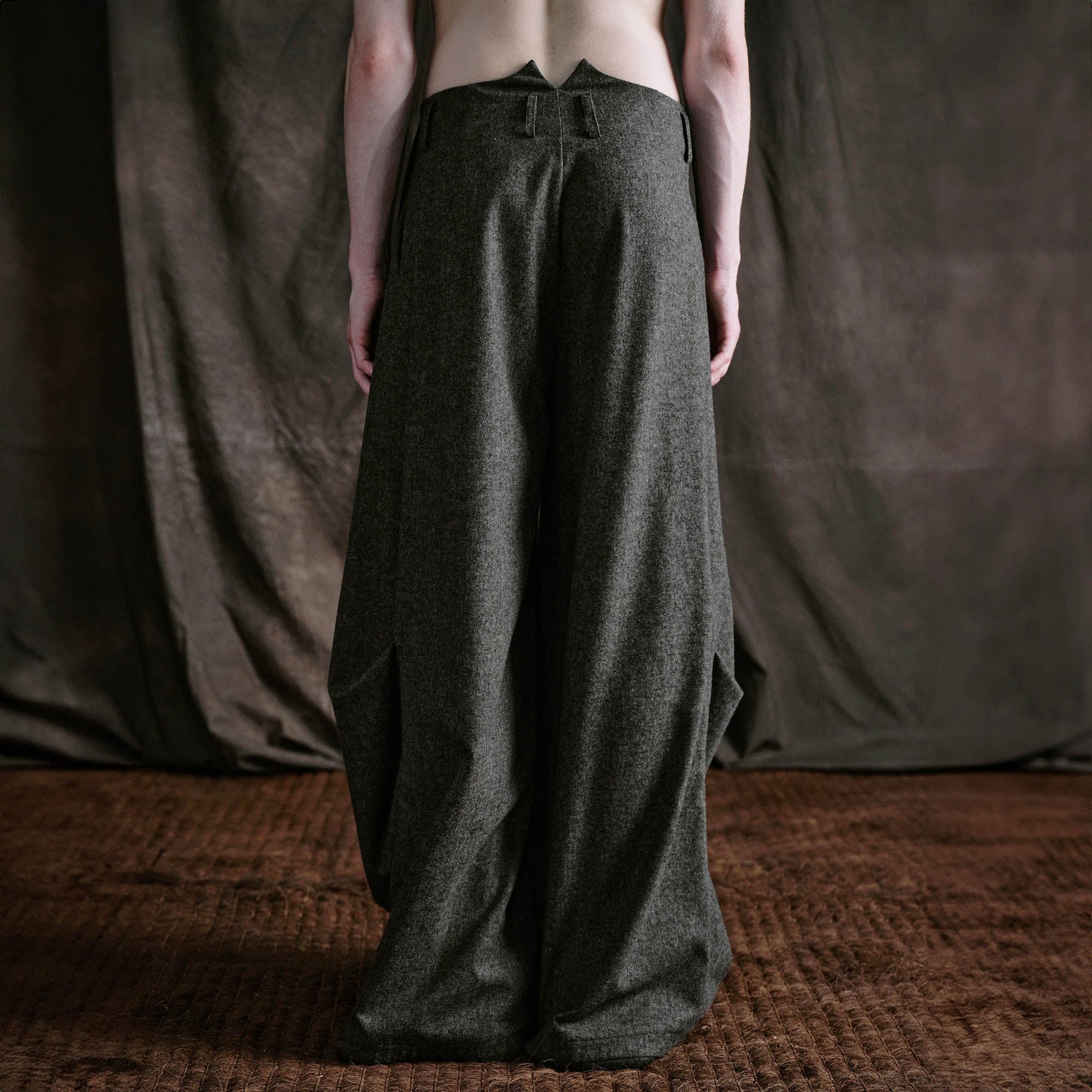 ILNya Nieternite Nifutur Crinkled Wool-Blend Voluminous Trousers