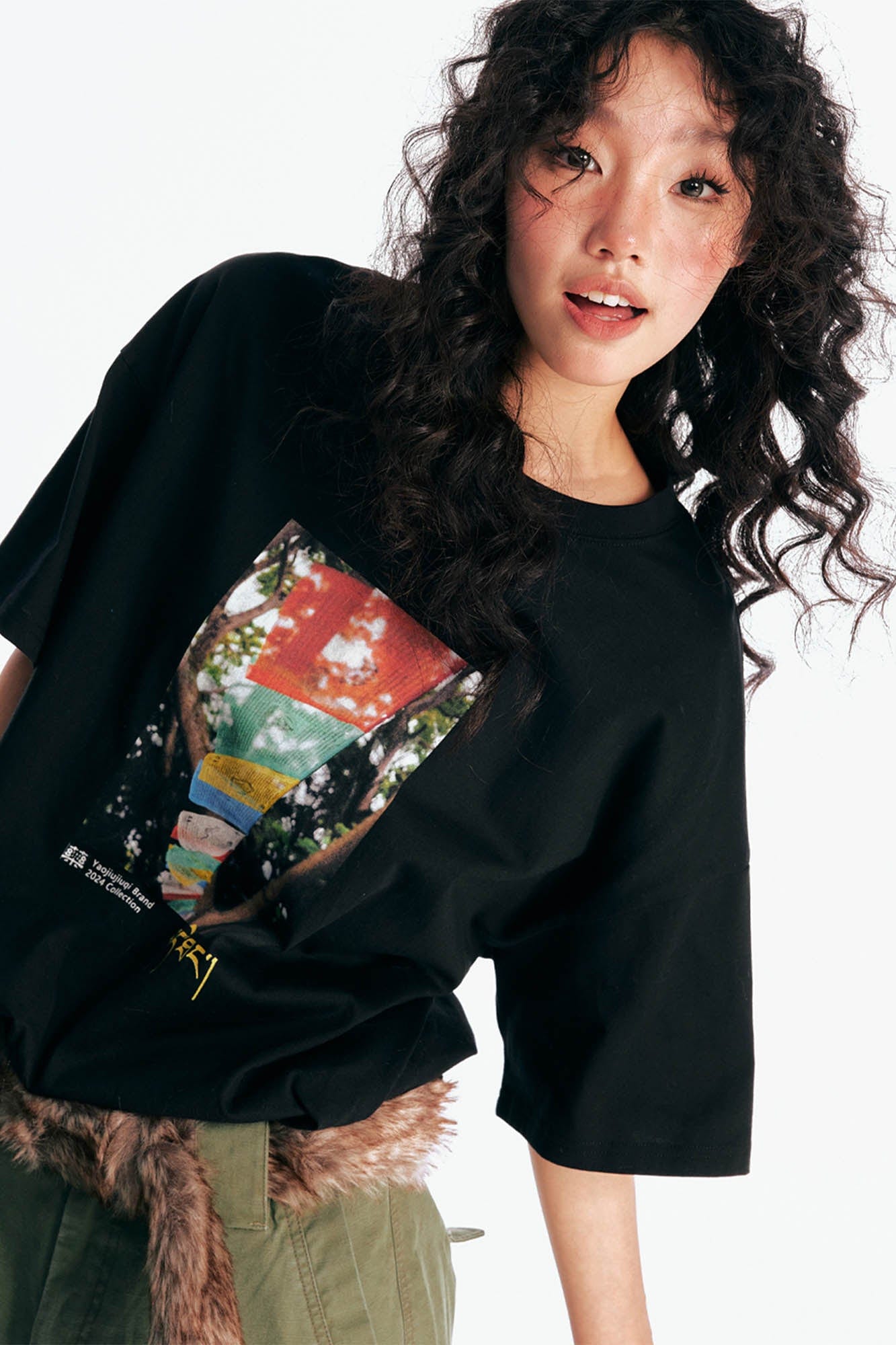 1997 POSTOFFICE Prayer Flags Graphic T-Shirt