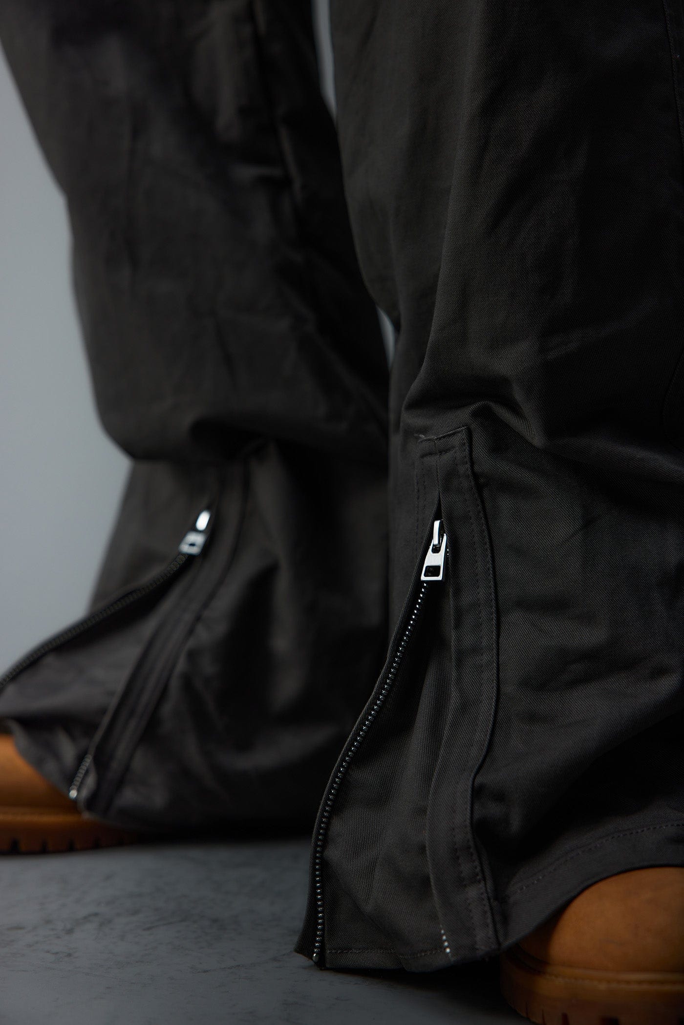 WHISTLEHUNTER Multi-Pocket Zipper Flared Cargo Pants