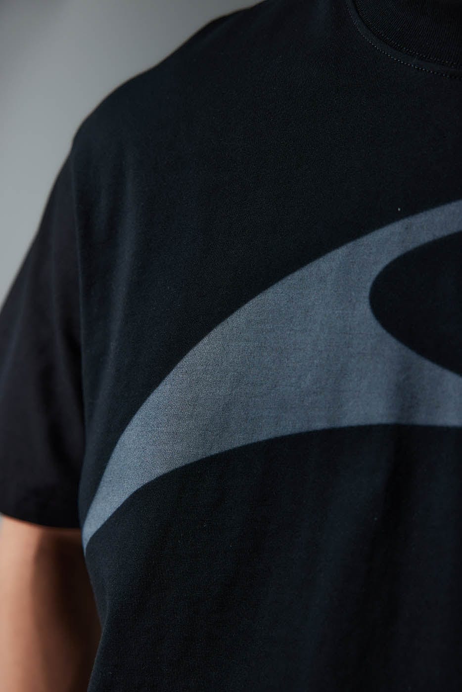 WHISTLEHUNTER Crescent Logo T-Shirt