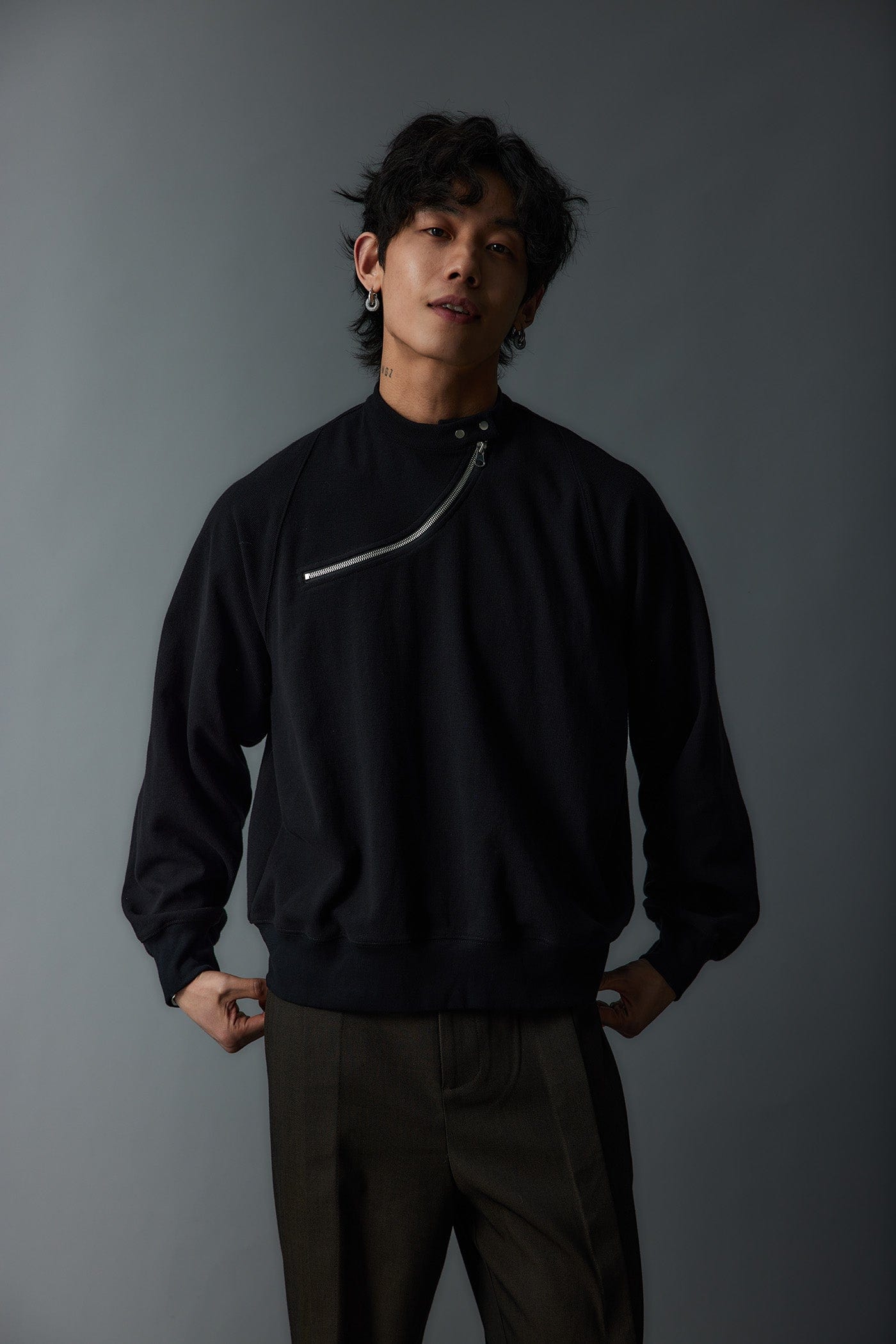 WHISTLEHUNTER Asymmetrical Zipper Rivet Mock Neck Light Sweatshirt