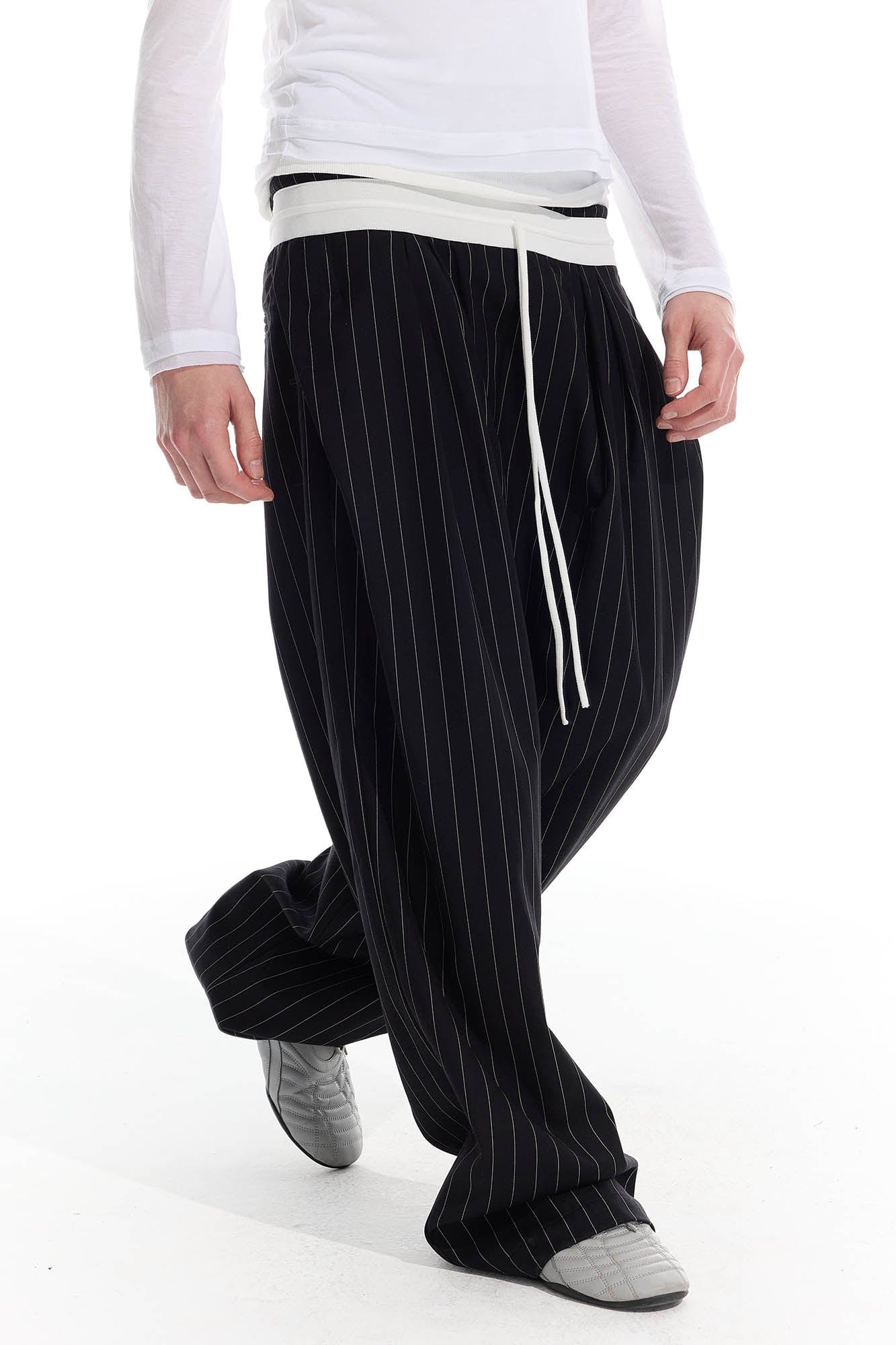WHISTLEHUNTER Pinstriped Pleated Drawstring Wide-Leg Pants