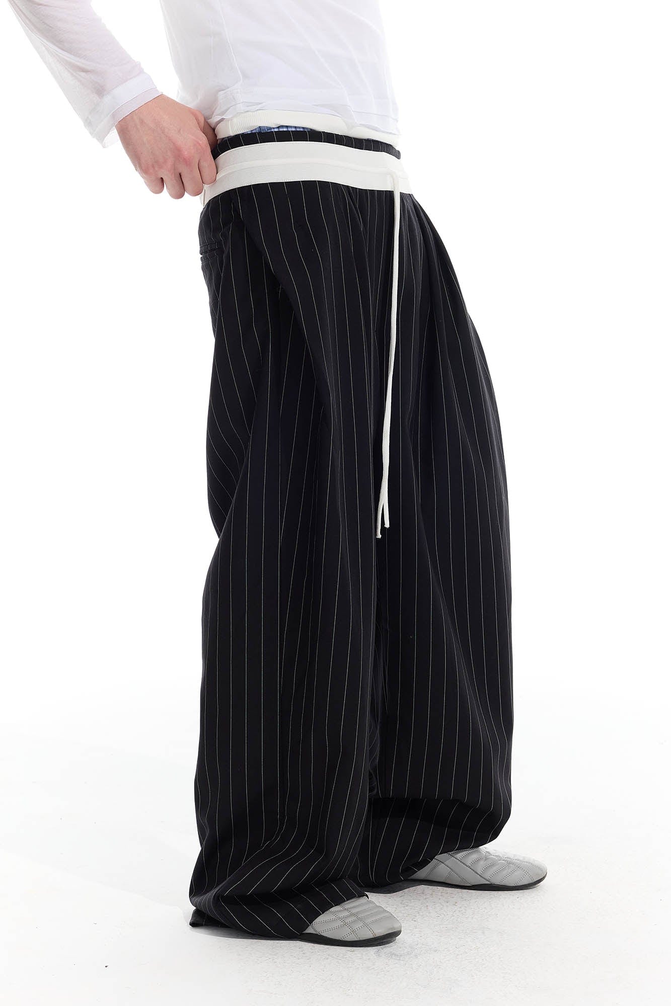 WHISTLEHUNTER Pinstriped Pleated Drawstring Wide-Leg Pants