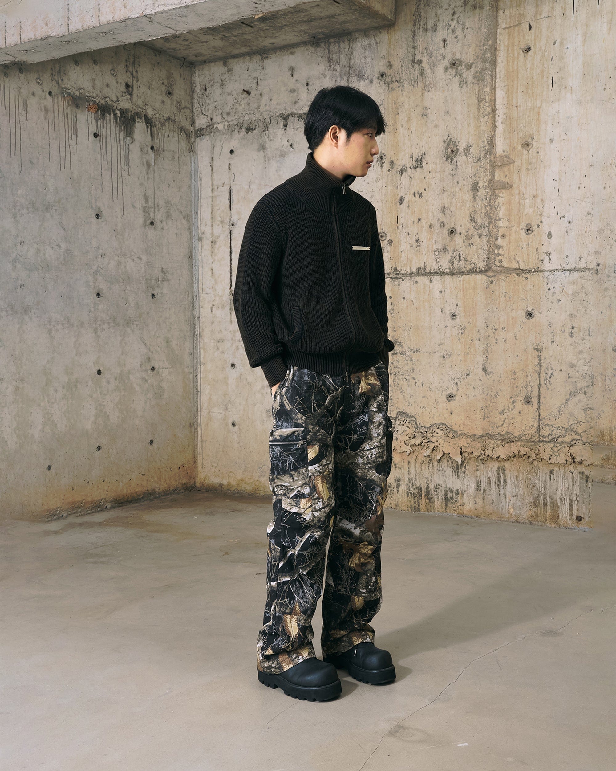 ENSHADOWER Black Camo Multi-pocket Down Pants