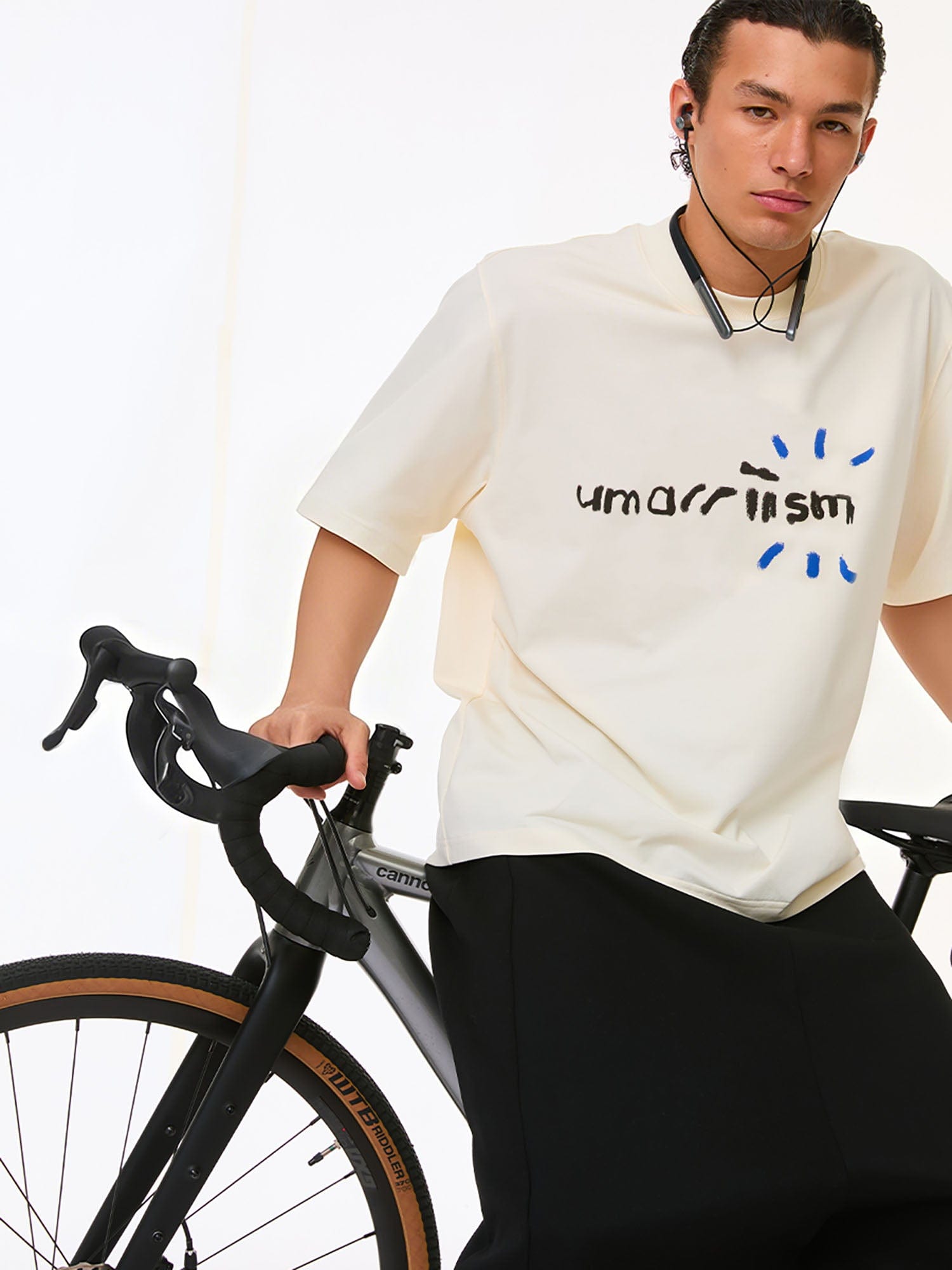 UMAMIISM Graffiti LOGO T-Shirt