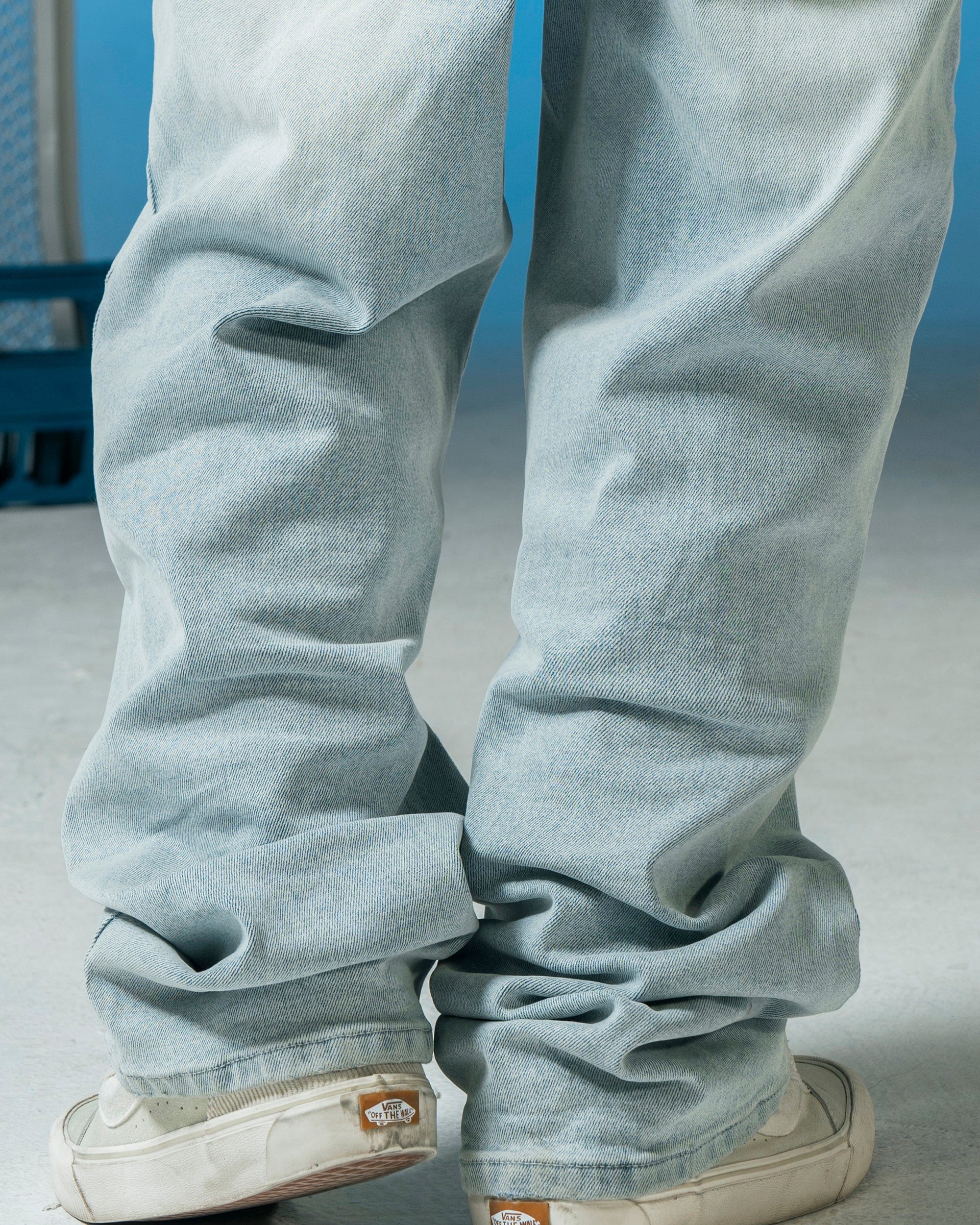 MAKEMORE The Classic Washed Jeans