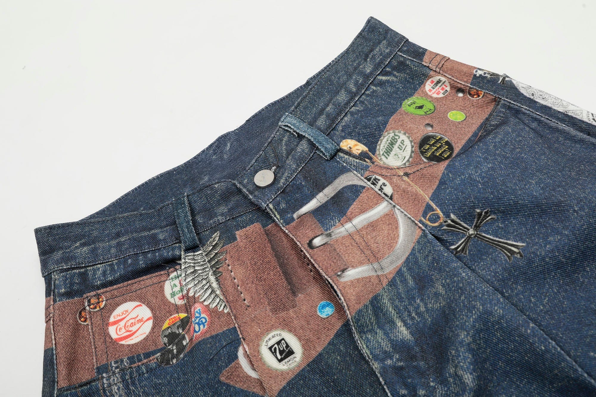 CLP Badge Belt Graphic Cropped Denim Shorts
