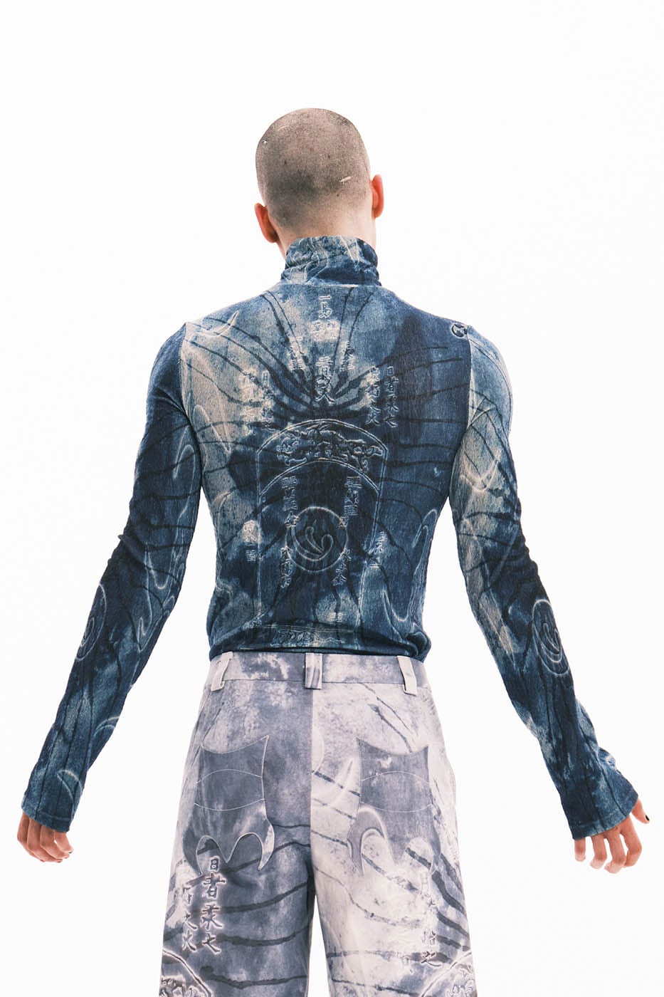 EMBRYO Tie-Dyed Runes Turtleneck L/S Tee
