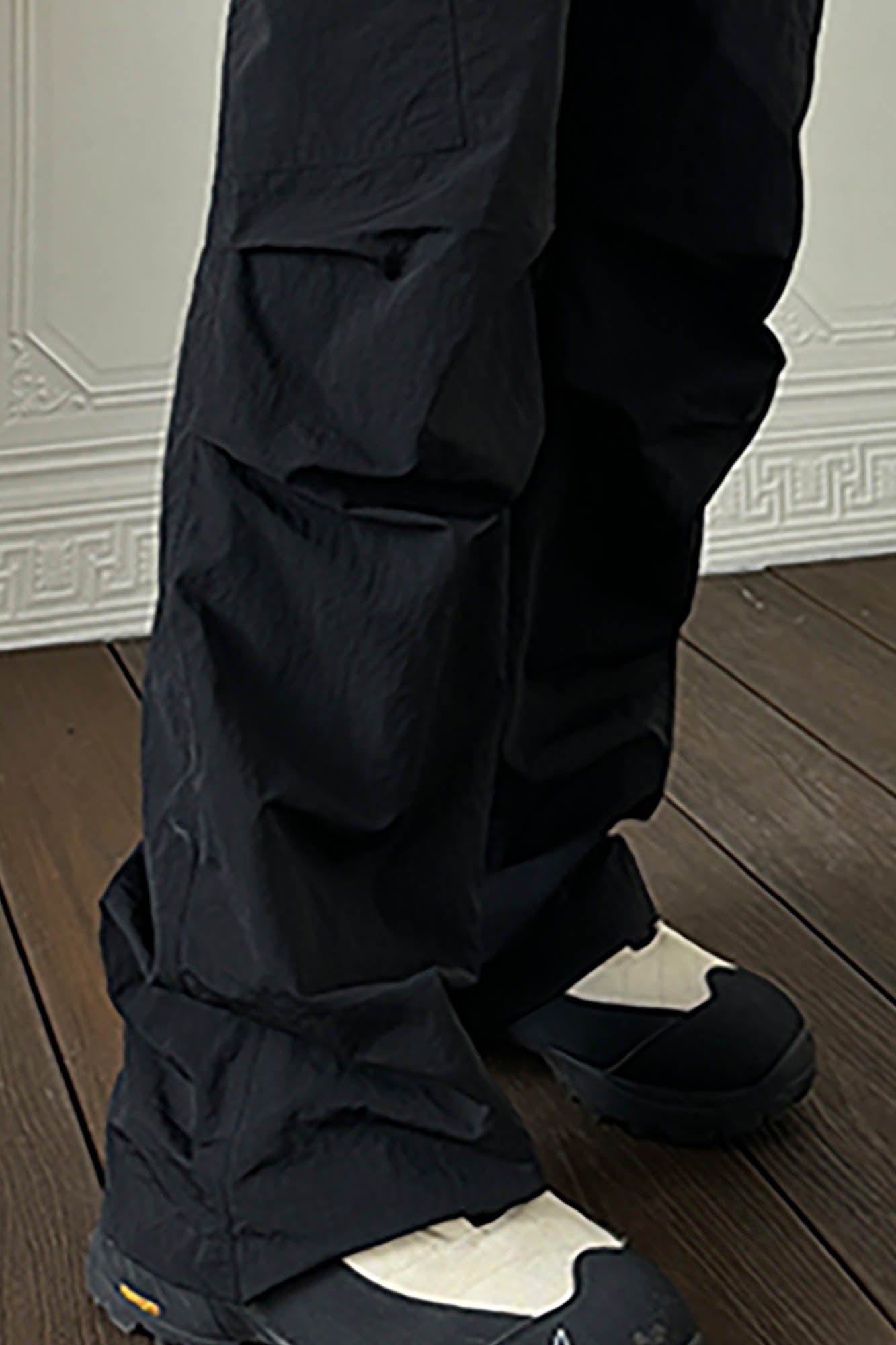 KREATE Crinkled Zippered Cargo Pants