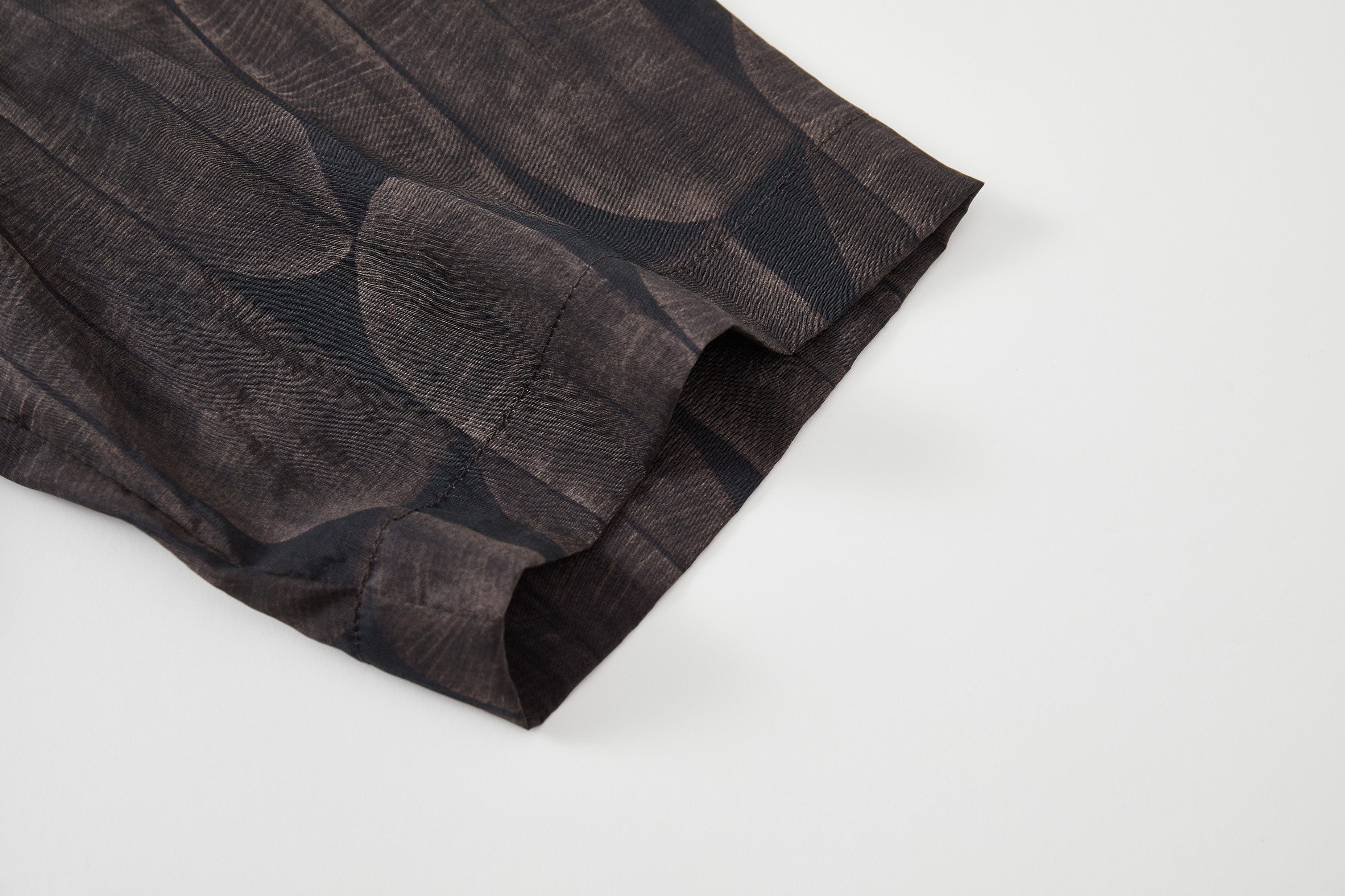 OPICLOTH Retro Textured Leaf Full-Print Half Shirt