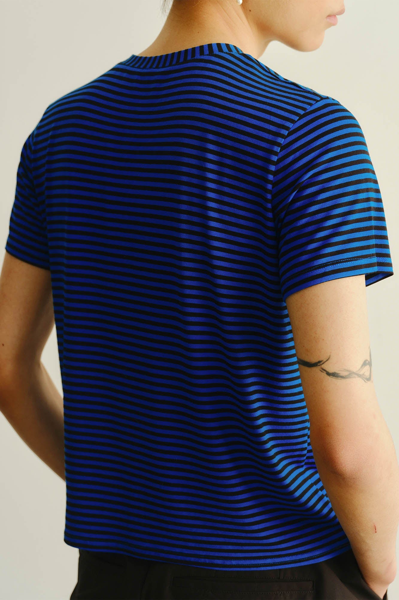 KADAKADA Striped Mountain Graphic Stretch T-Shirt