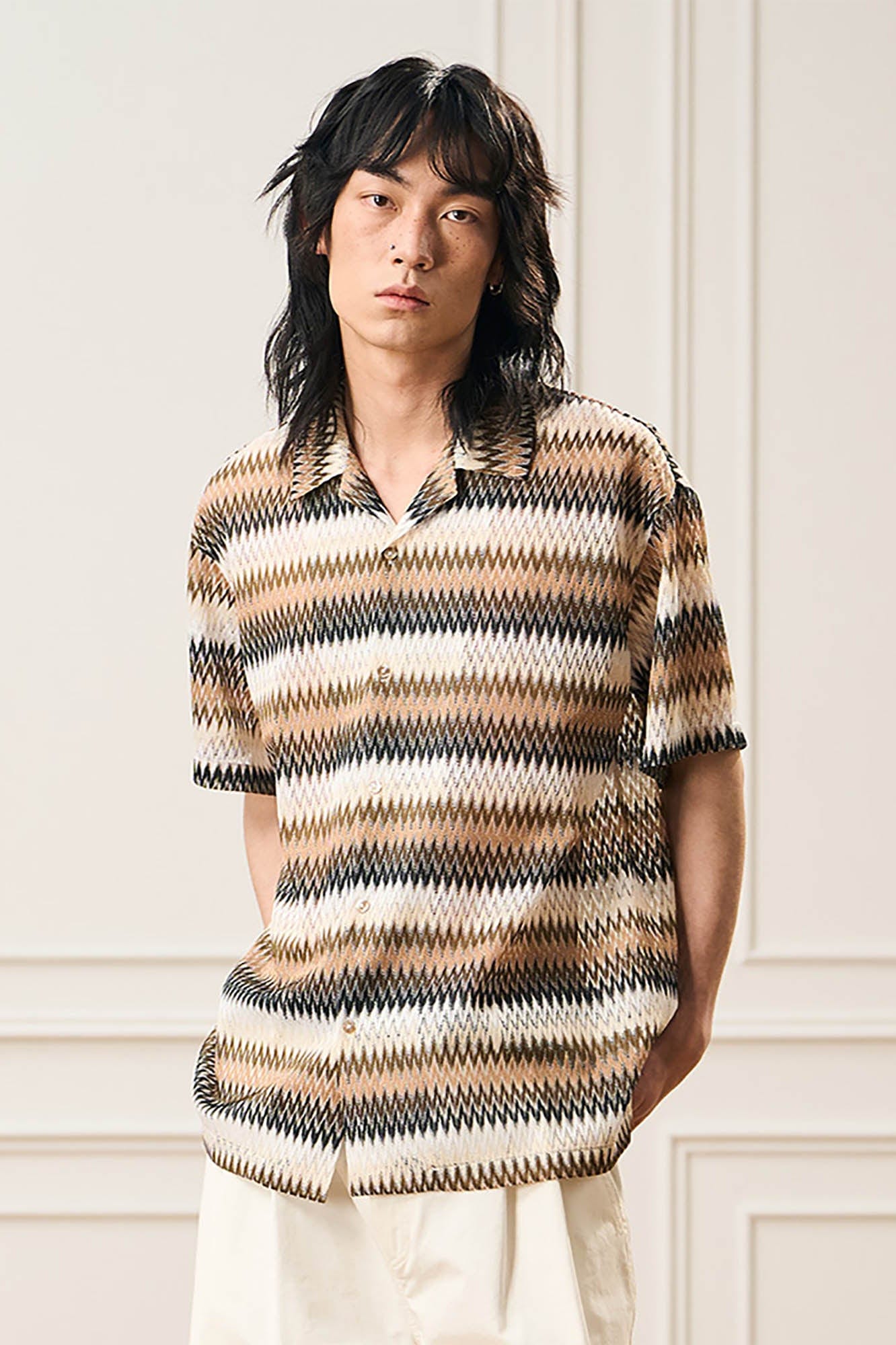 EPIC POETRY Geometric Ripple Knitted Half Shirt Brown