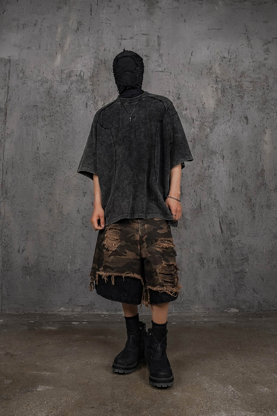 UNDERWATER Wasteland Devil Structure T-Shirt Black
