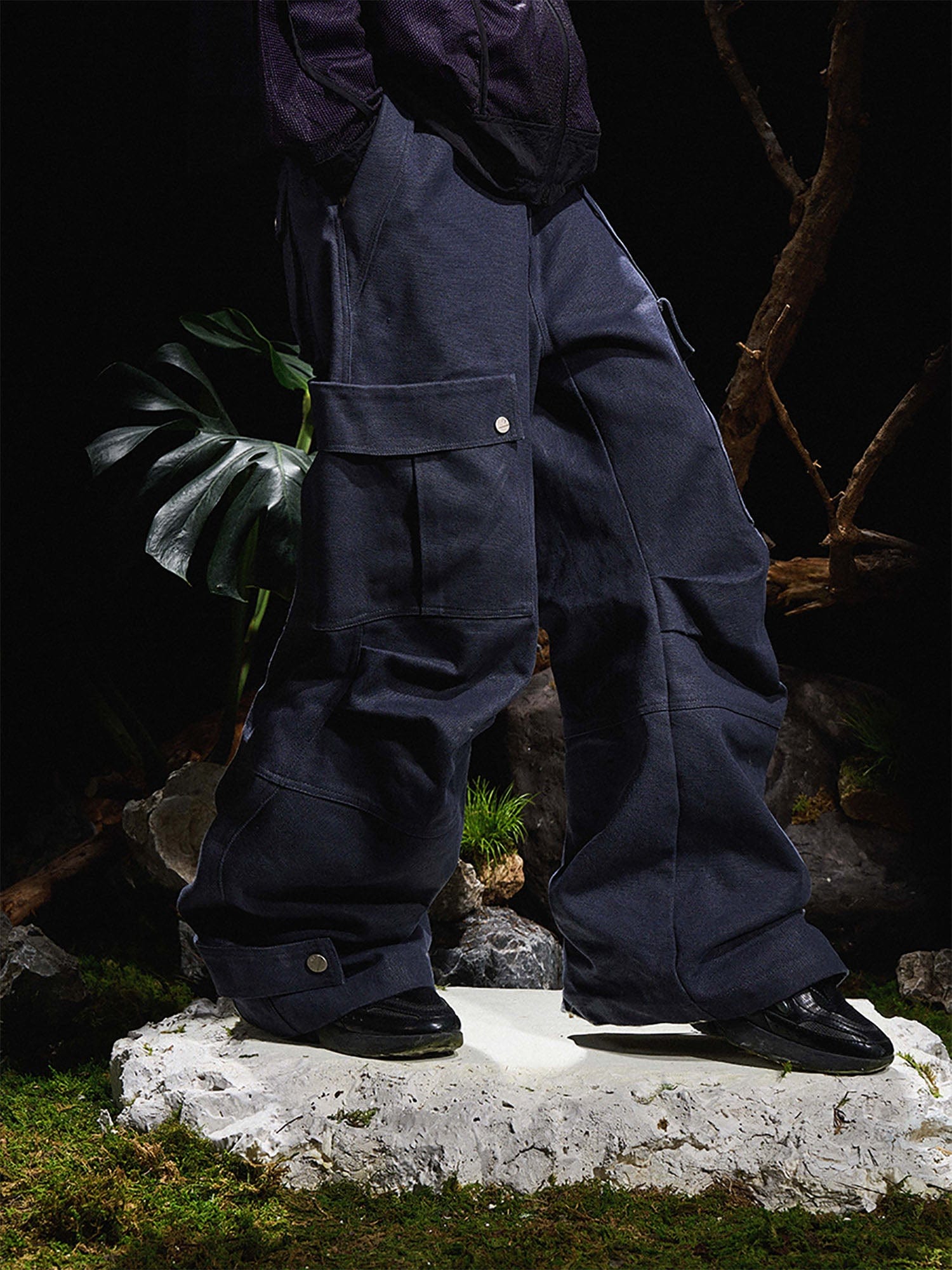 RELABEL Multi-Pocket Oversized Workwear Cargo Pants Dark Gray